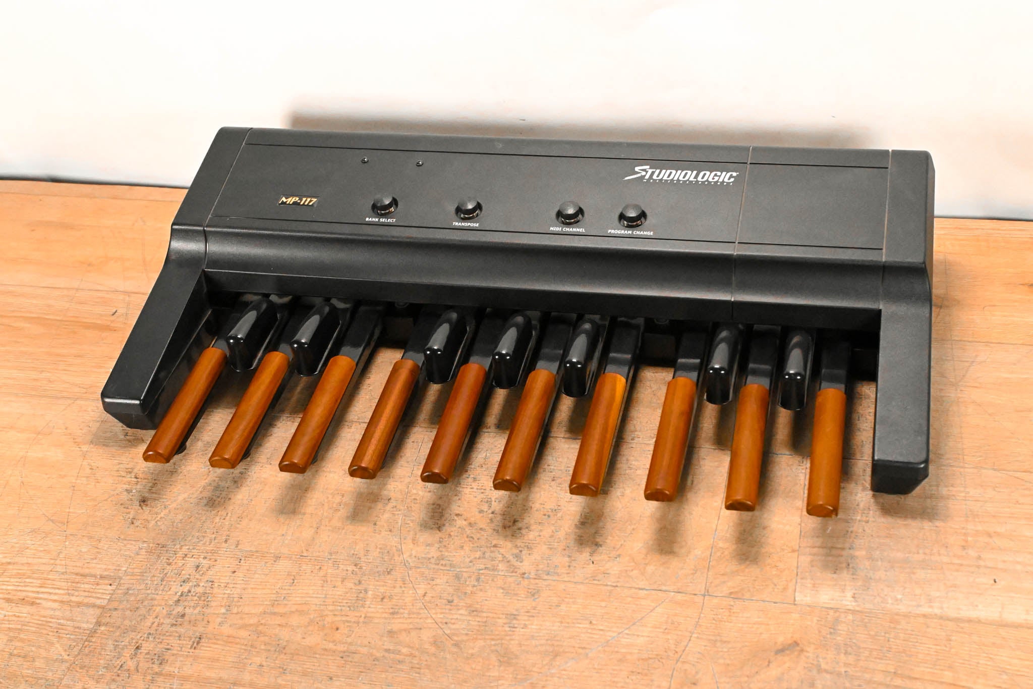Studiologic MP-117 MIDI Controller Pedalboard (NO POWER SUPPLY)