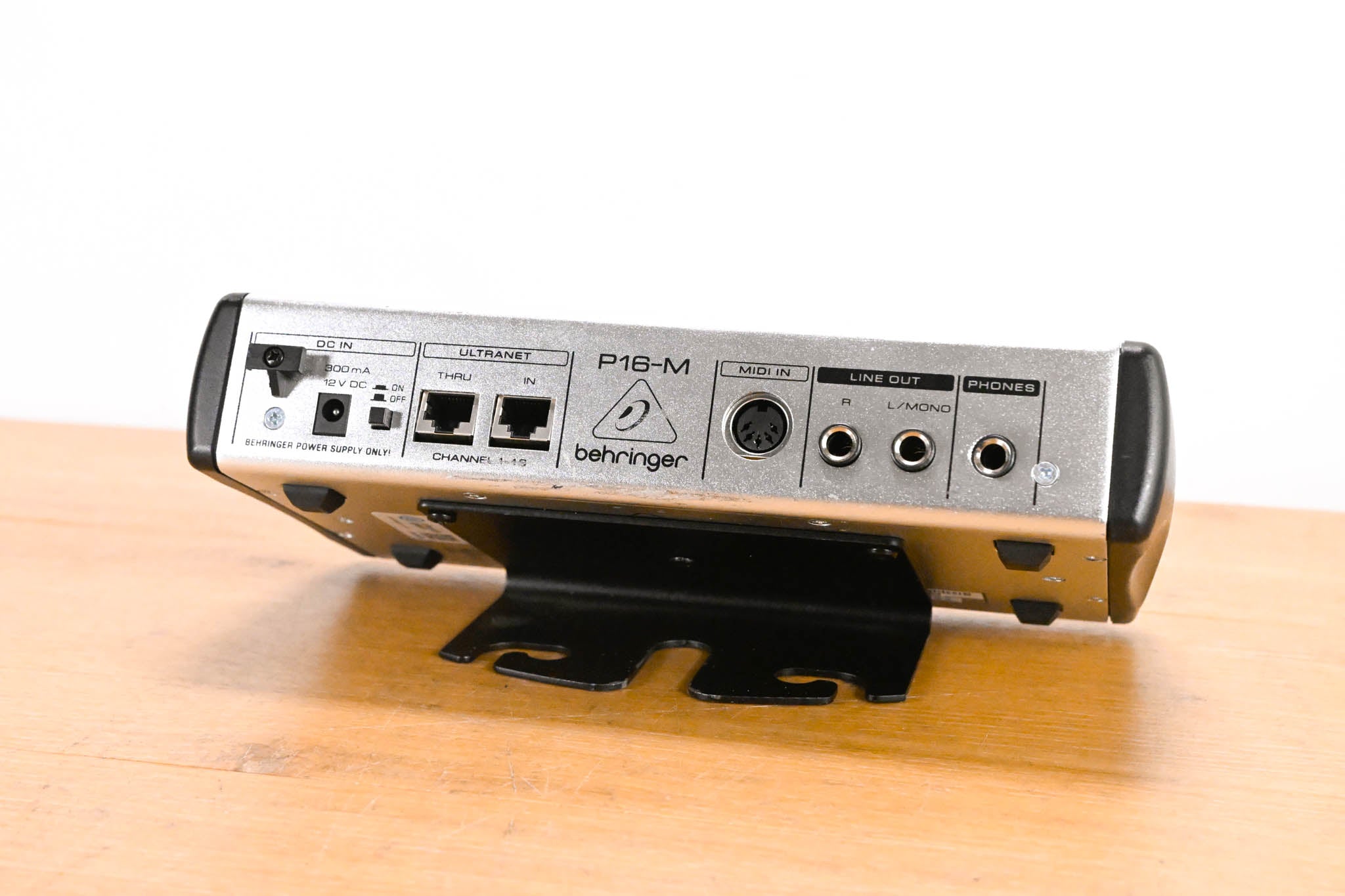 Behringer Powerplay P16-M 16-Channel Digital Personal Mixer