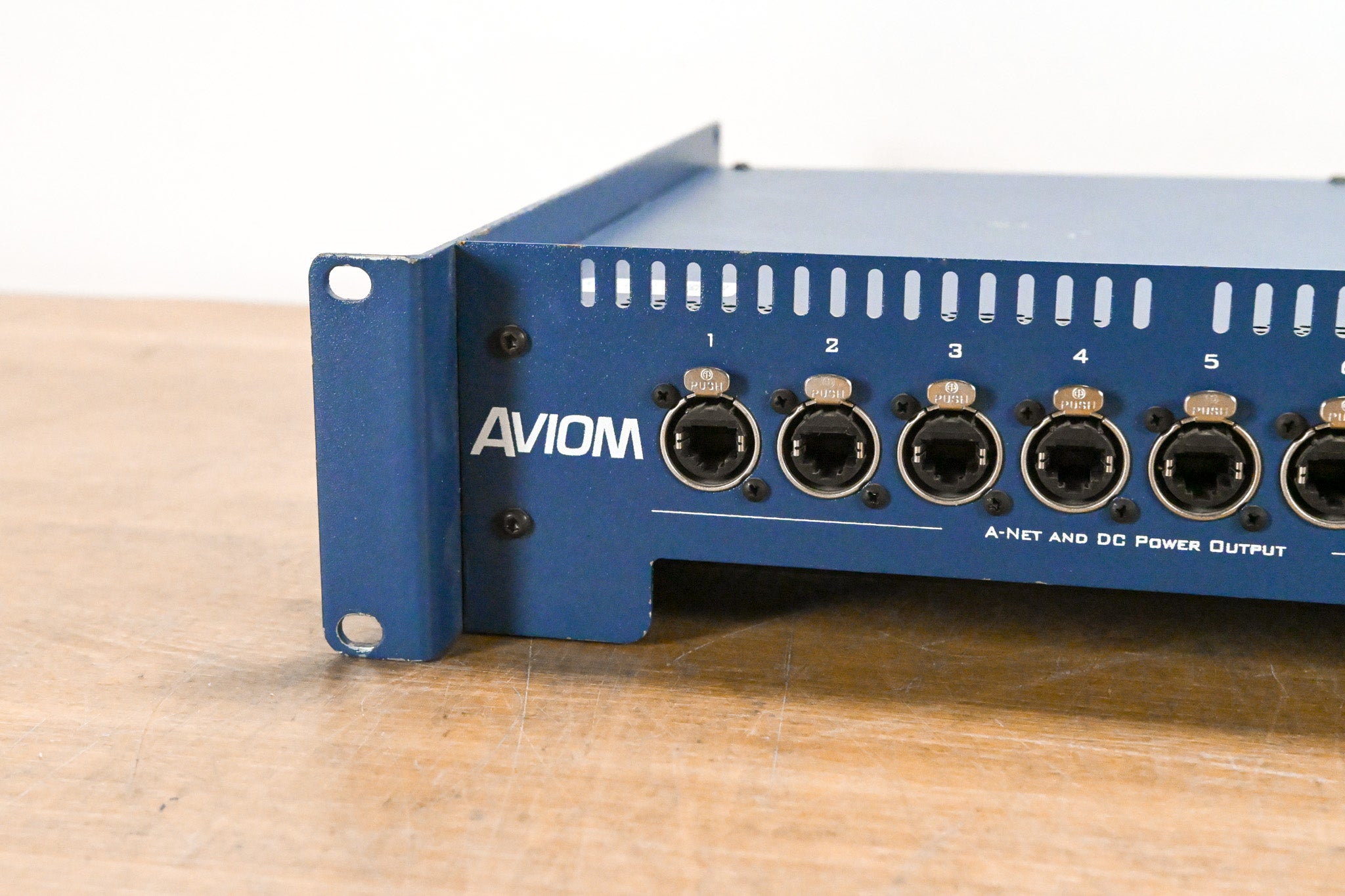 Aviom A-16D Pro A-Net Distributor