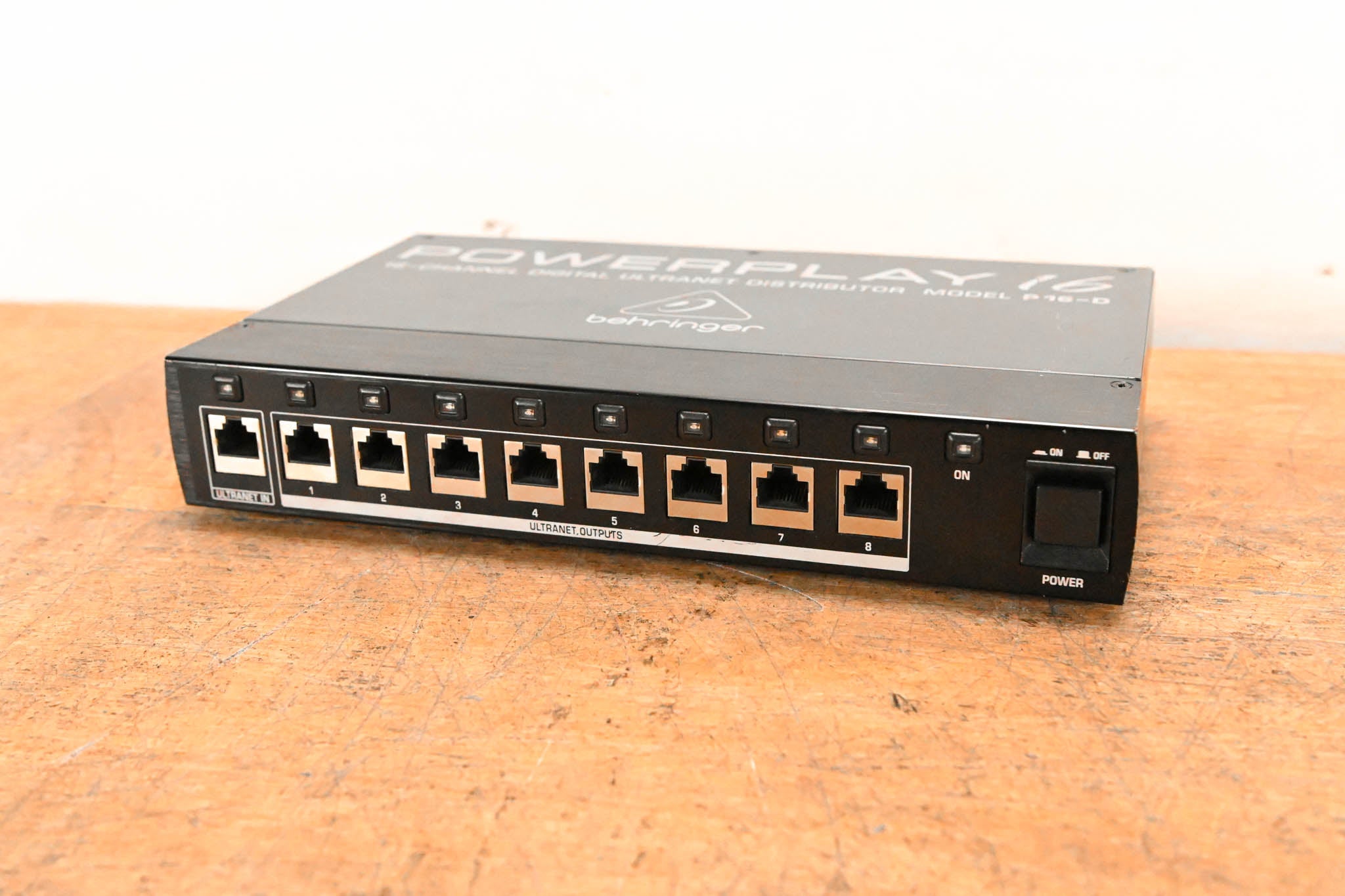 Behringer Powerplay P16-D 16-Channel Distribution Module