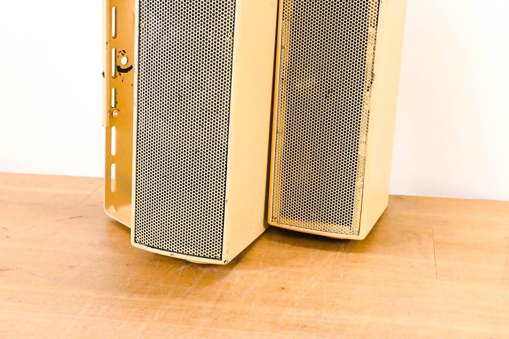 EAW UB52 Two-Way Full-Range Loudspeaker (PAIR)