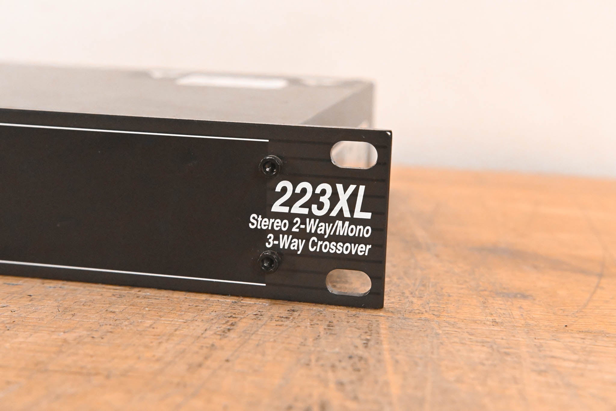dbx 223XL Stereo 2-Way / Mono 3-Way Crossover