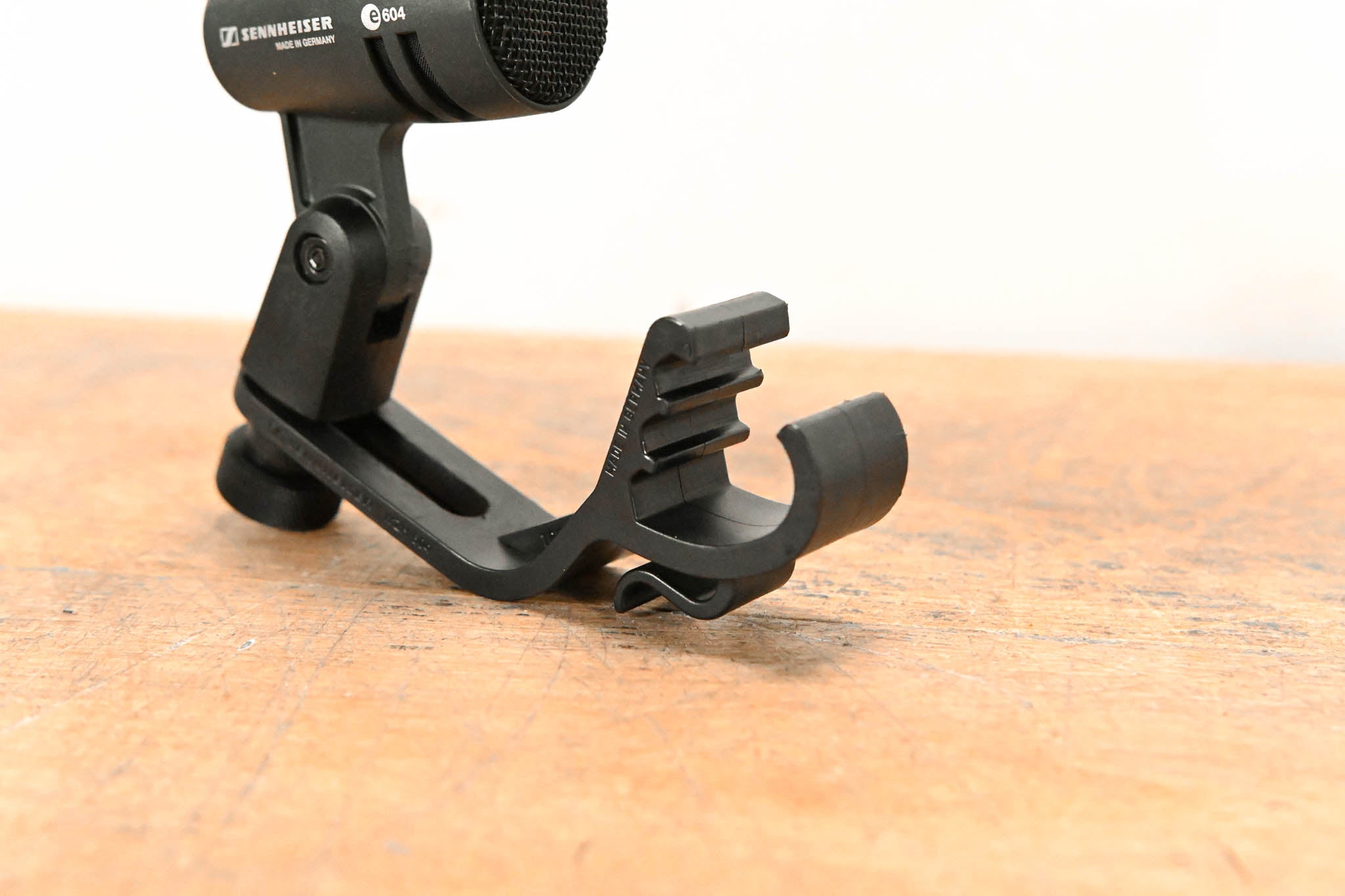 Sennheiser e 604 Dynamic Cardioid Instrument Microphone