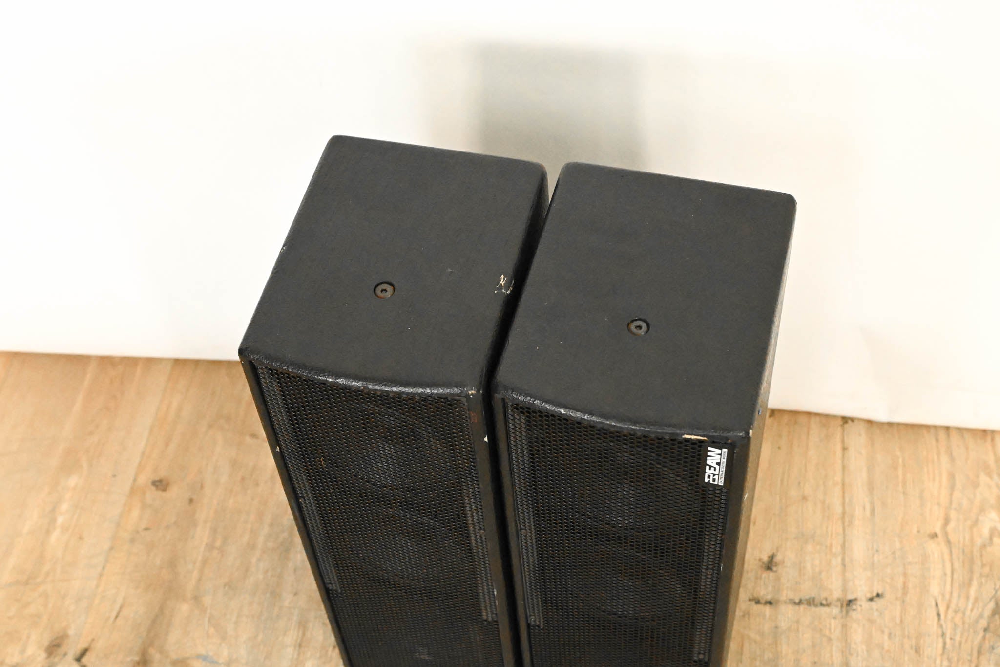 EAW UB52 Two-Way Full-Range Loudspeaker (PAIR)