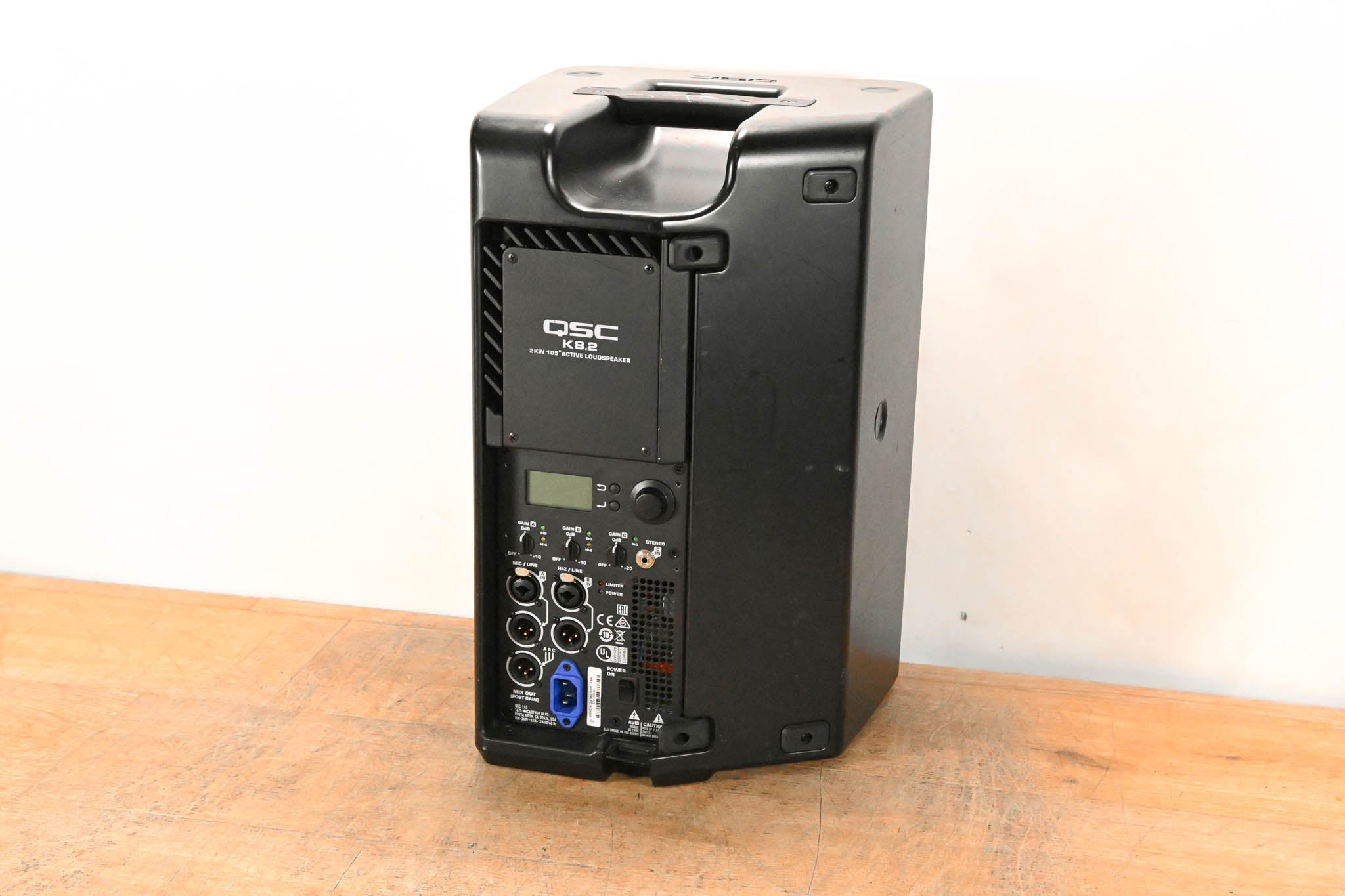 QSC K8.2 8" Two-Way 2000 Watt Powered Portable Loudspeaker