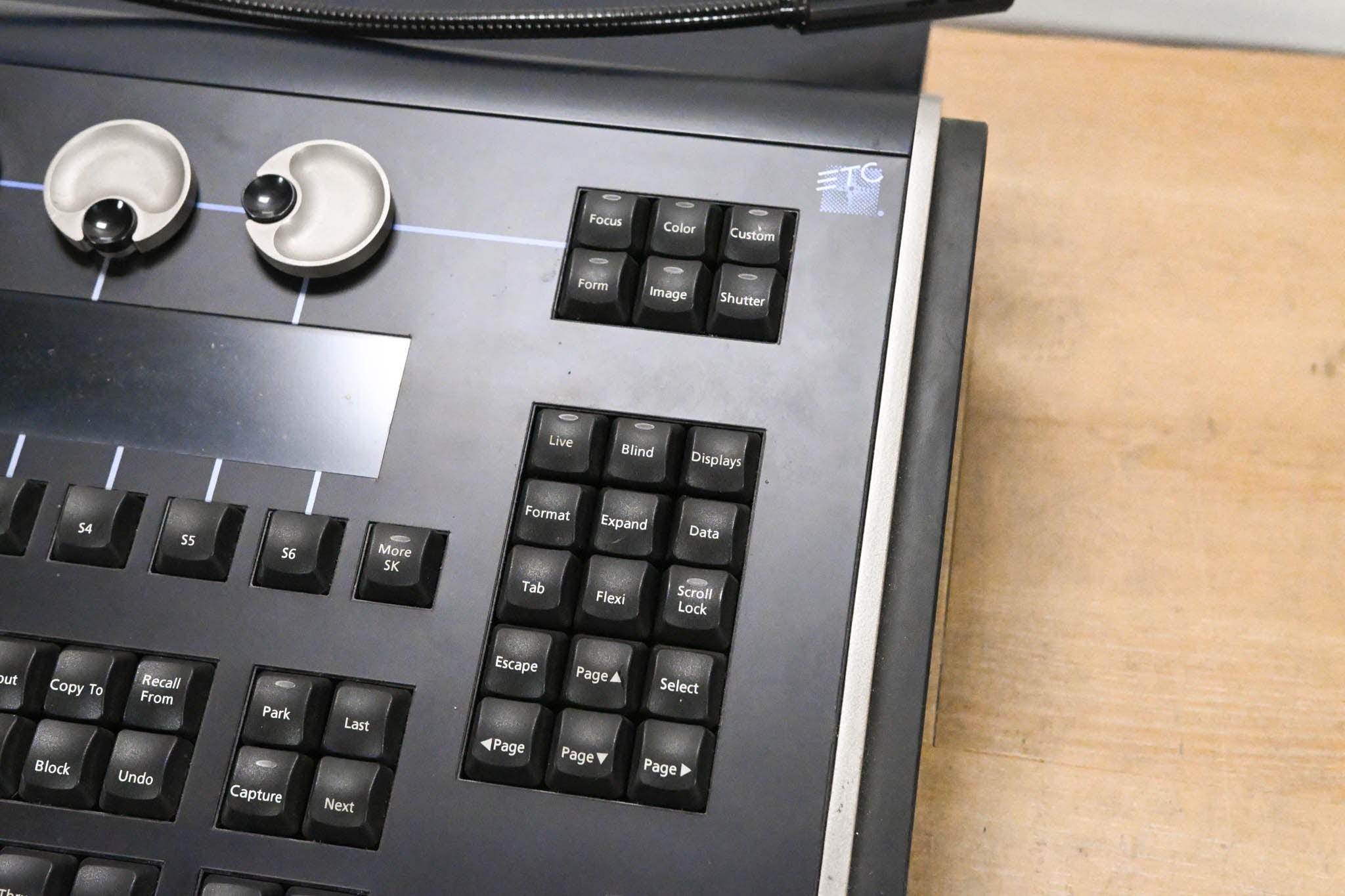 ETC ION 1000 Lighting Console