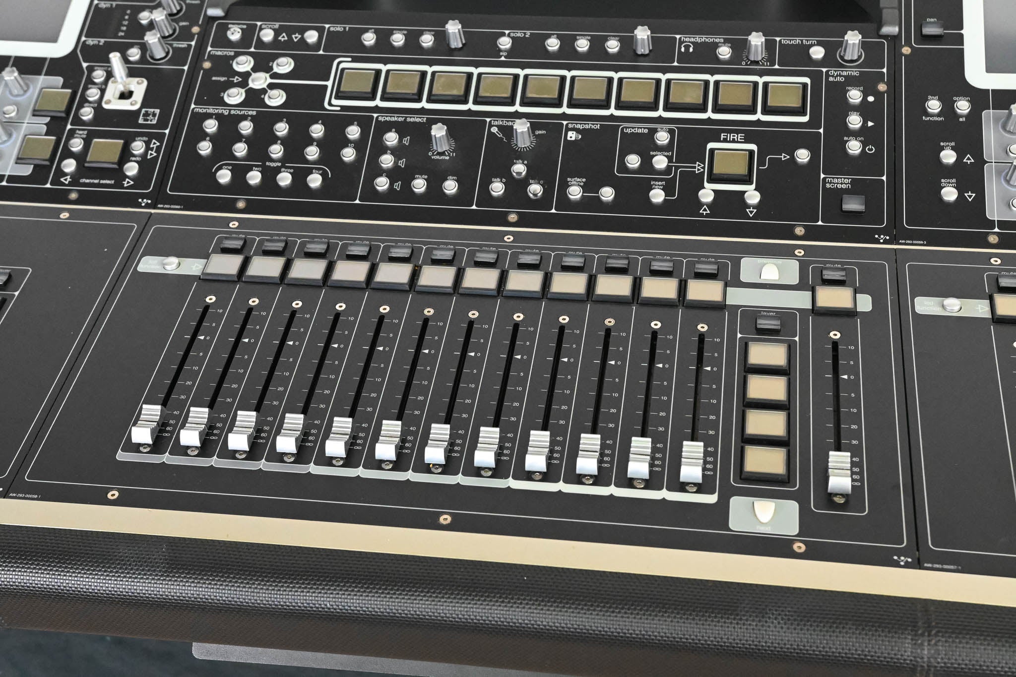 DiGiCo SD5 Digital Mixing Console w/ Waves Card, ST Optical & Road Case