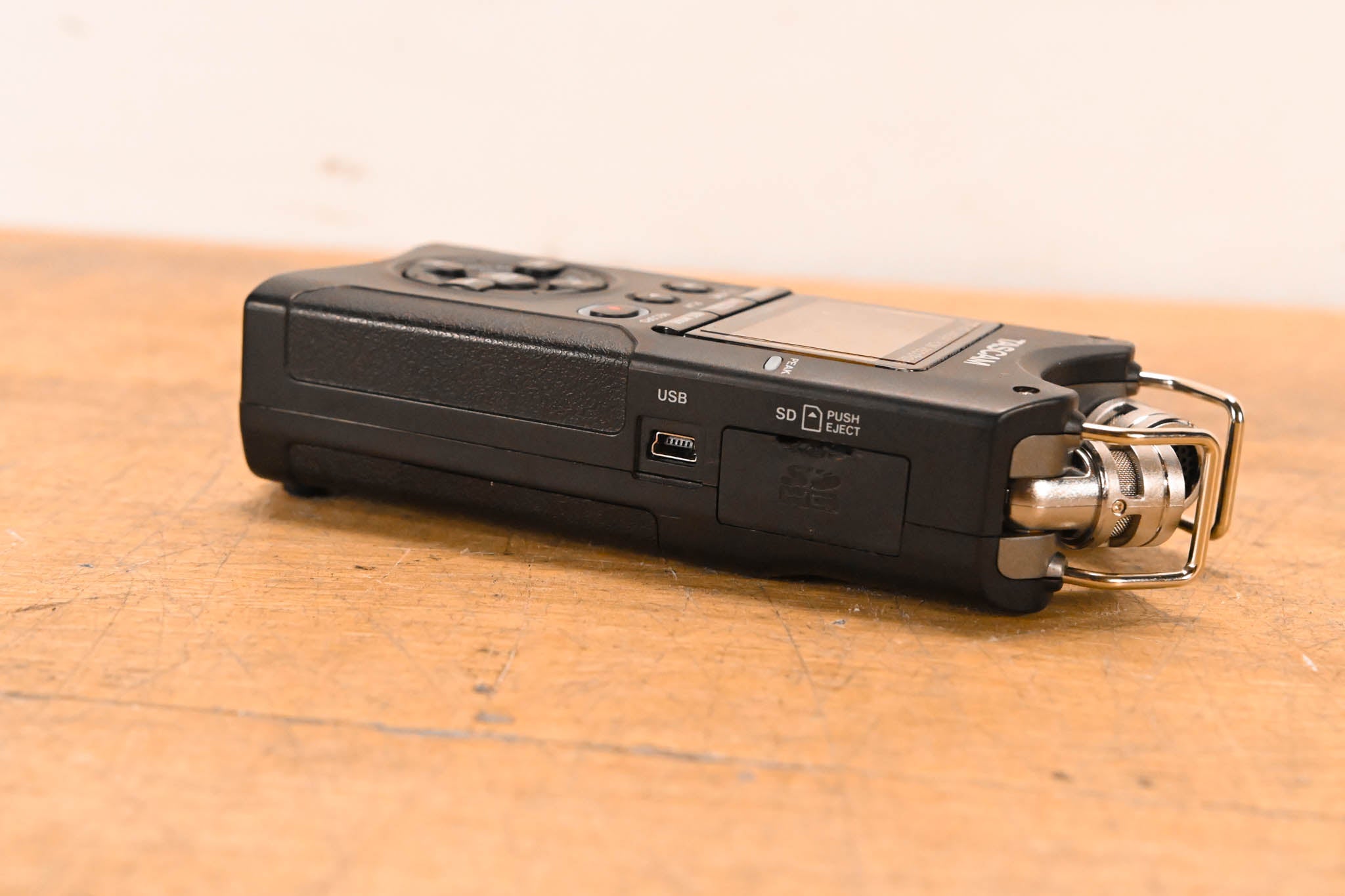 TASCAM DR-40 Handheld 4-Track Recorder