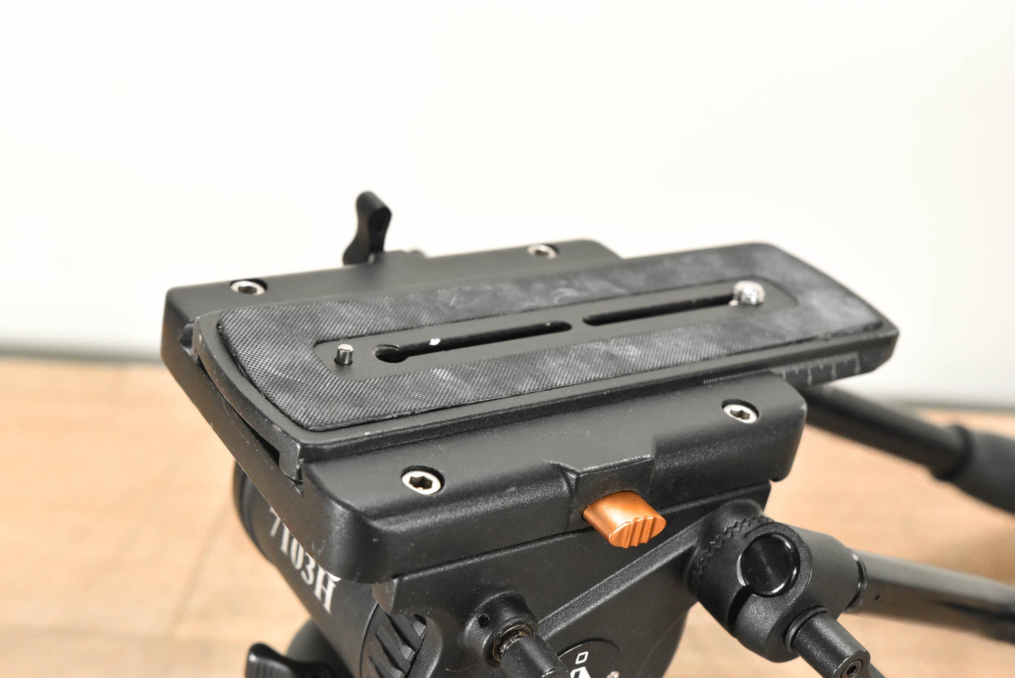 E-Image EI-7103H Heavy-Duty Fluid Video Head