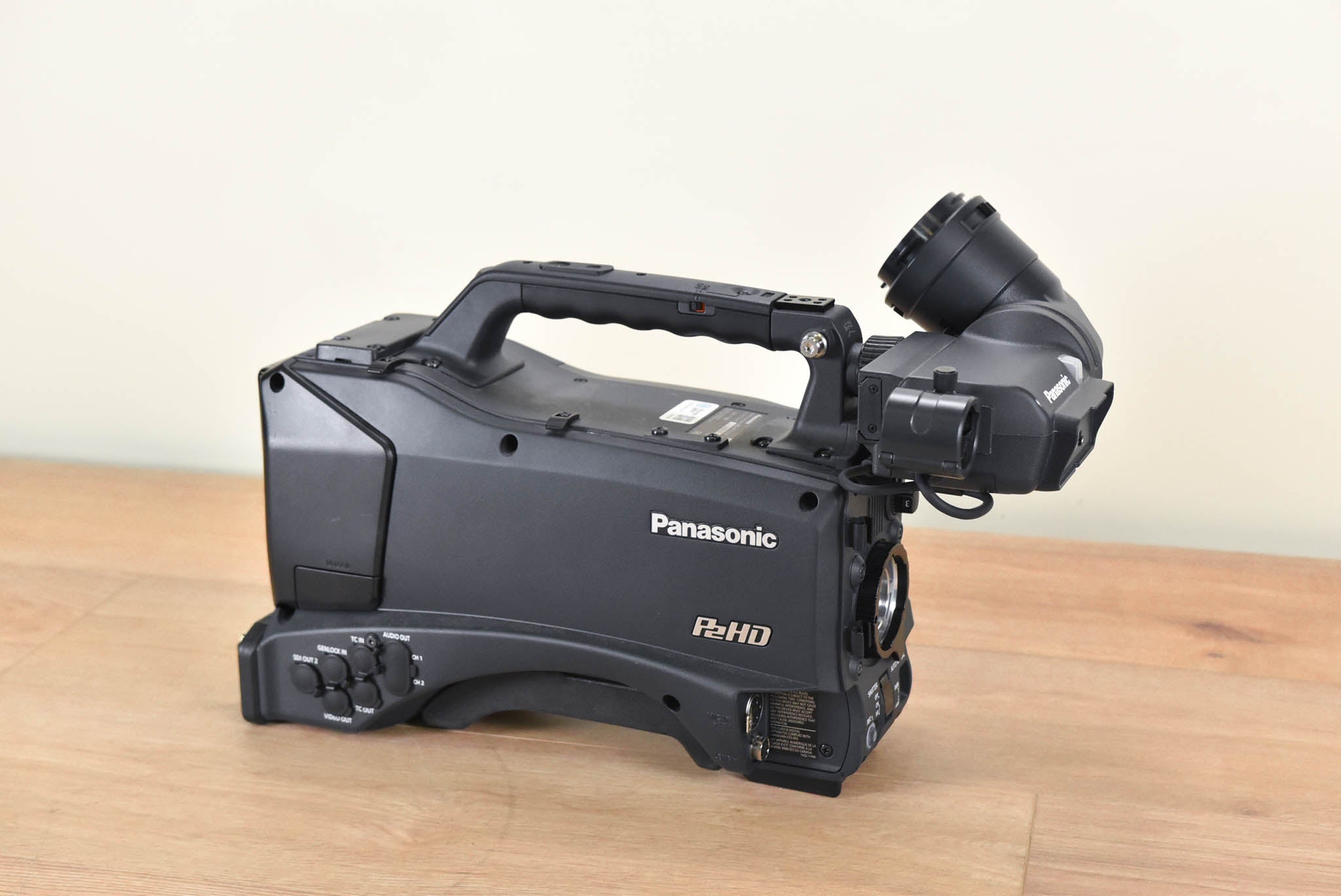 Panasonic AG-HPX370P P2HD Solid-State Video Camcorder