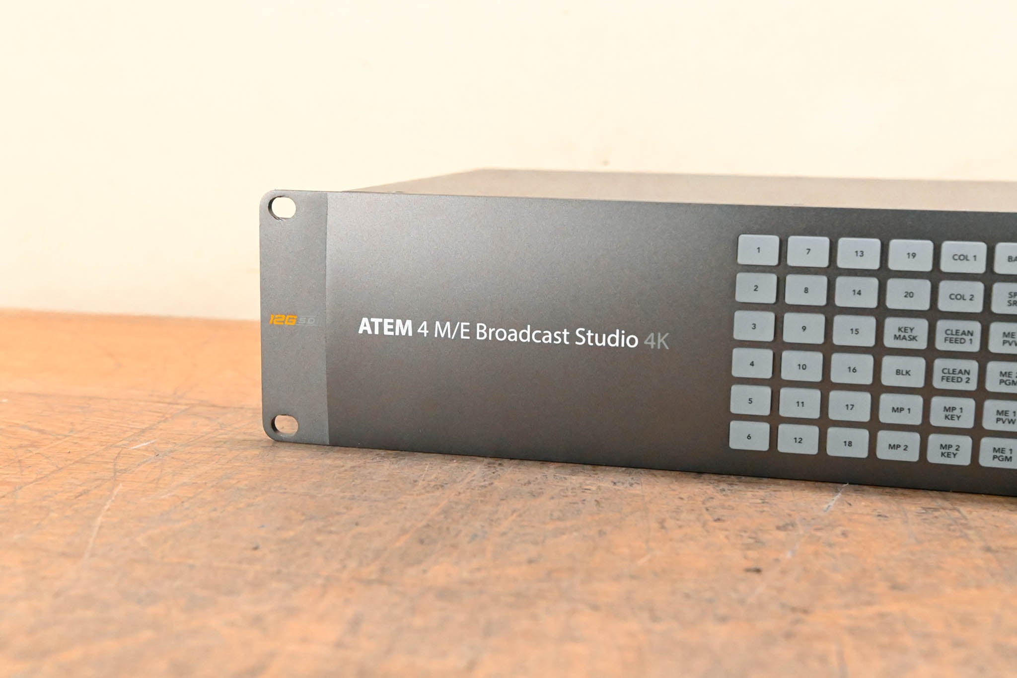 Blackmagic Design ATEM 4 M/E Broadcast Studio 4K