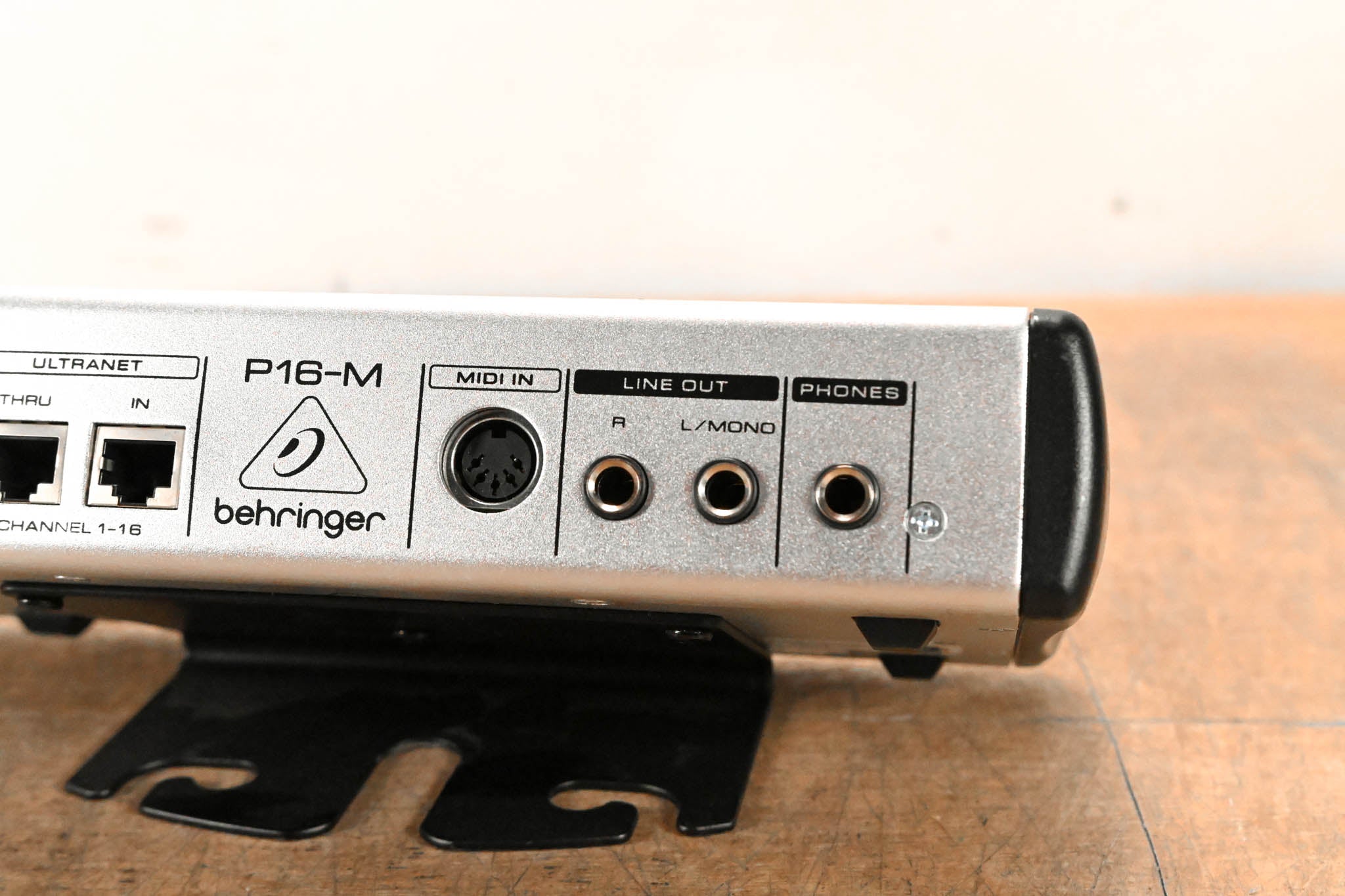 Behringer Powerplay P16-M 16-Channel Digital Personal Mixer