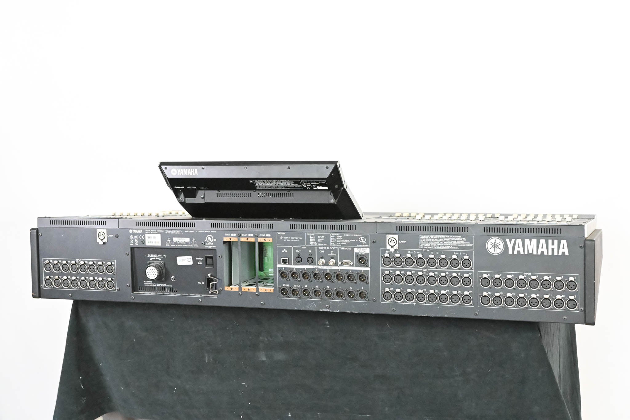 Yamaha M7CL-48 48-Channel Digital Audio Mixing Console