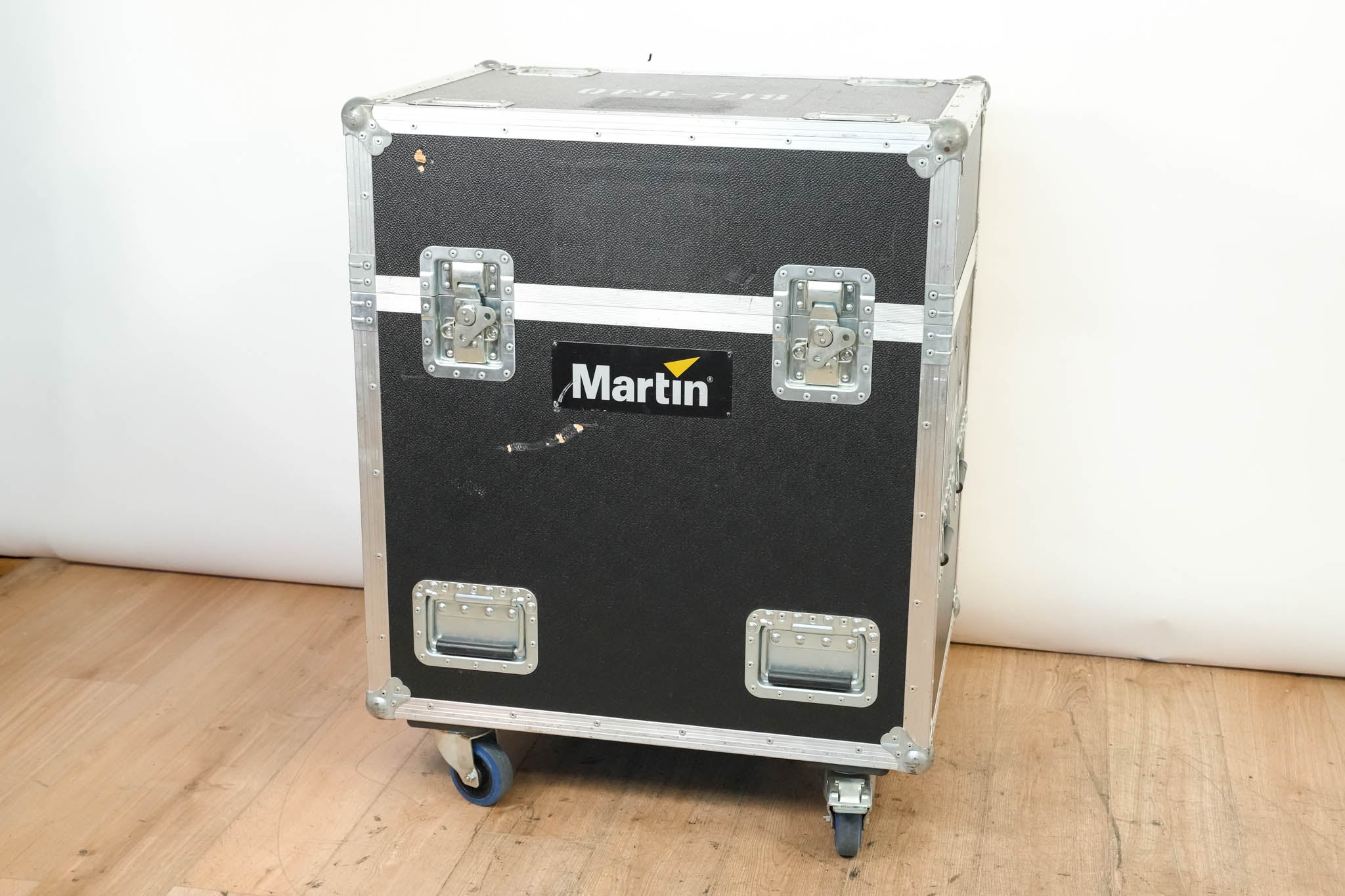 Martin Mac Quantum Profile FC 475W LED Moving Light Pair w/ Flight Case