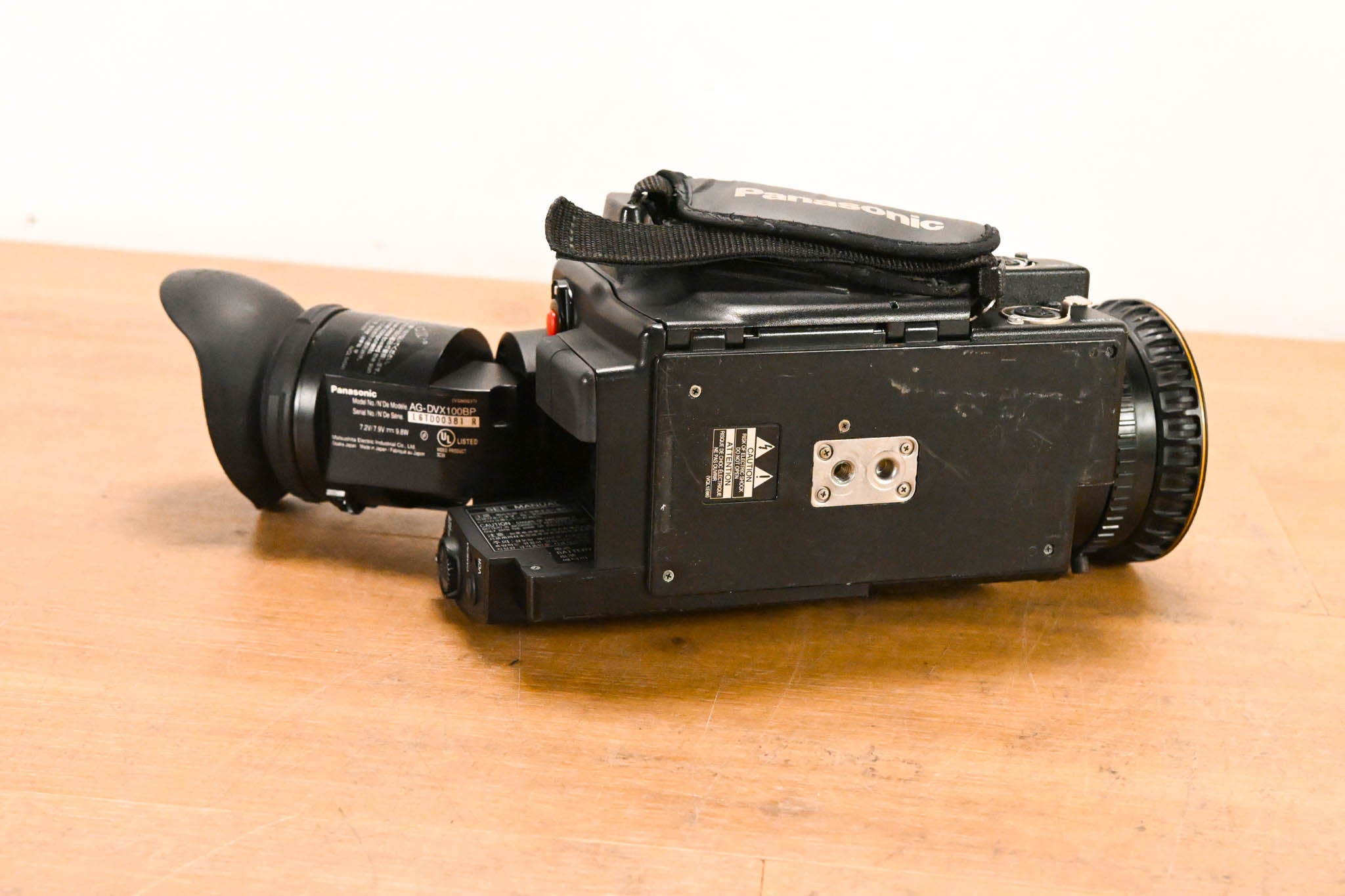 Panasonic AG-DVX100B 3-CCD Mini-DV Cinema Video Camcorder CG01Z0H