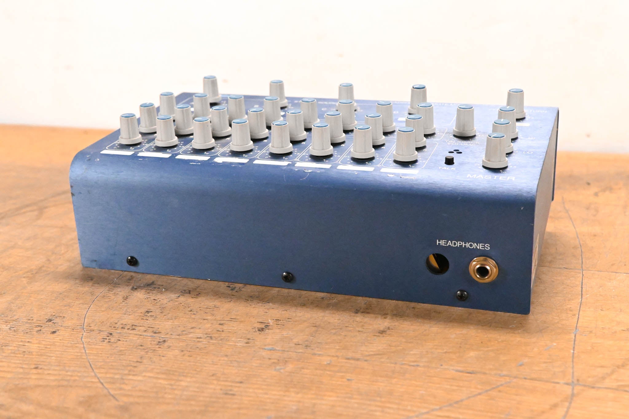 Furman HRM-16 16-Channel Headphone Mixing Station