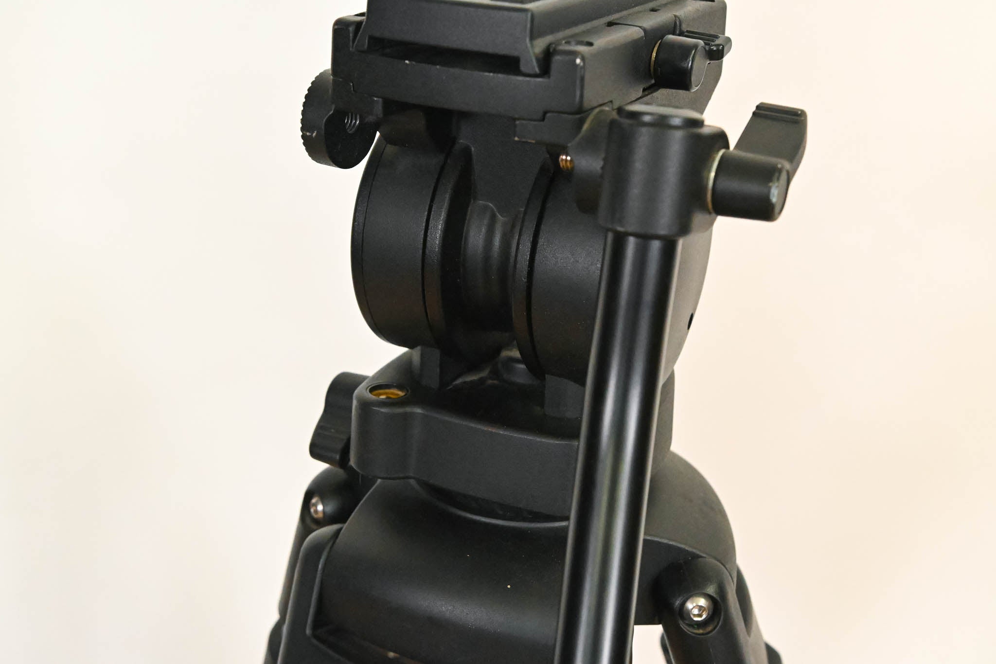 Acebil H30 Fluid Head with Acebil T750 Tripod Legs