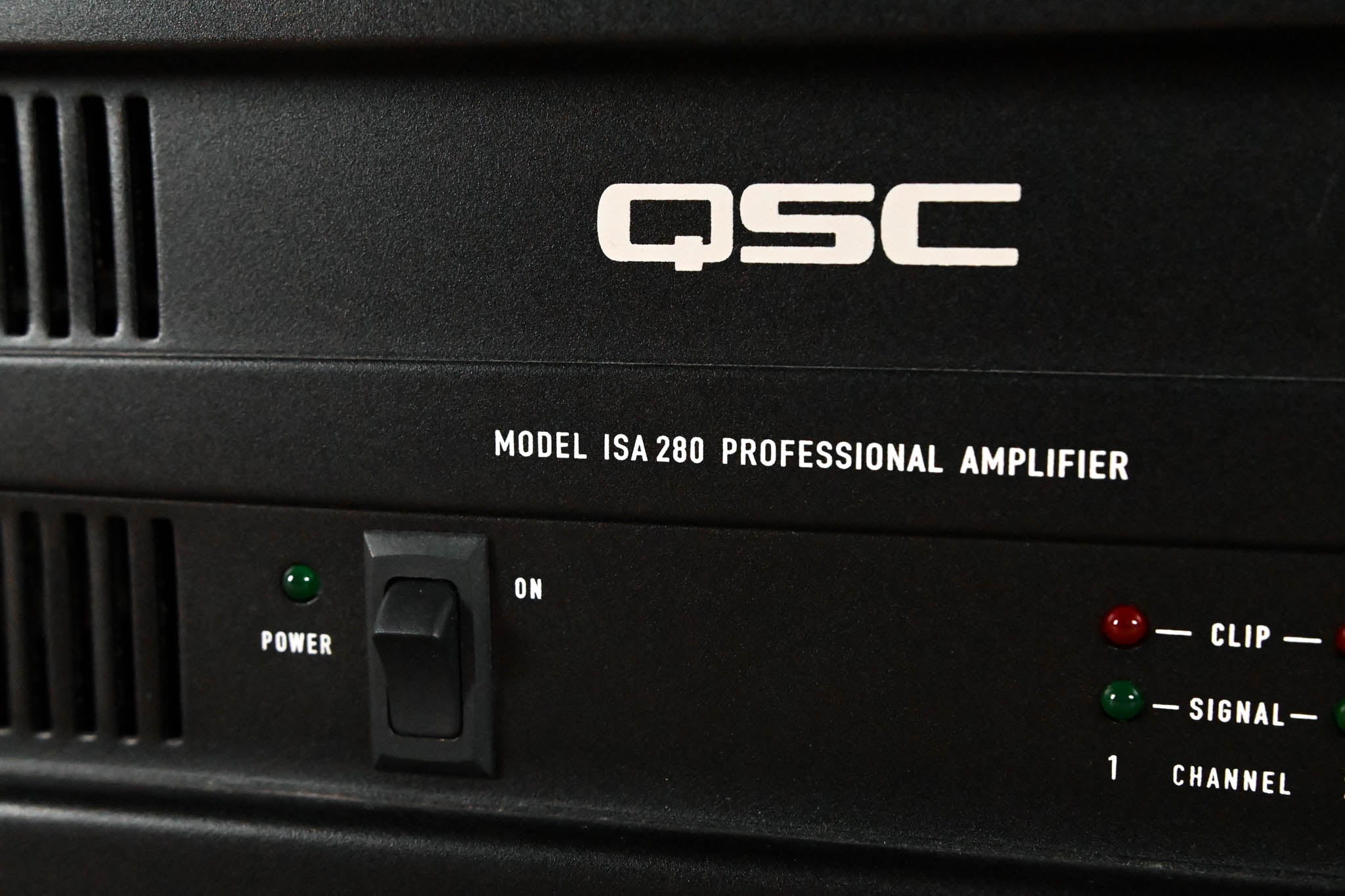 QSC ISA280 2-Channel Installation Power Amplifier