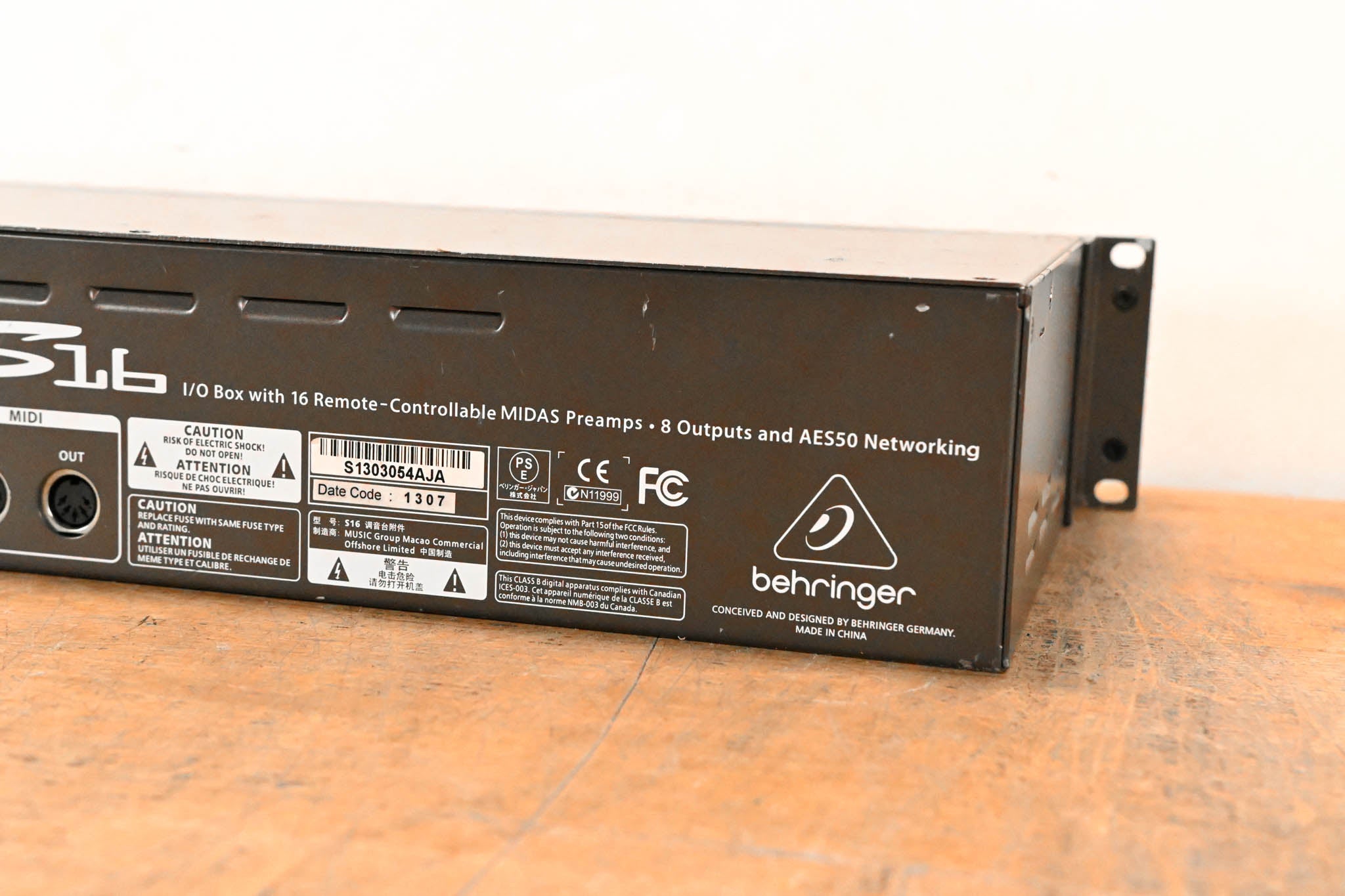 Behringer S16 16 x 8 Digital Stage Box
