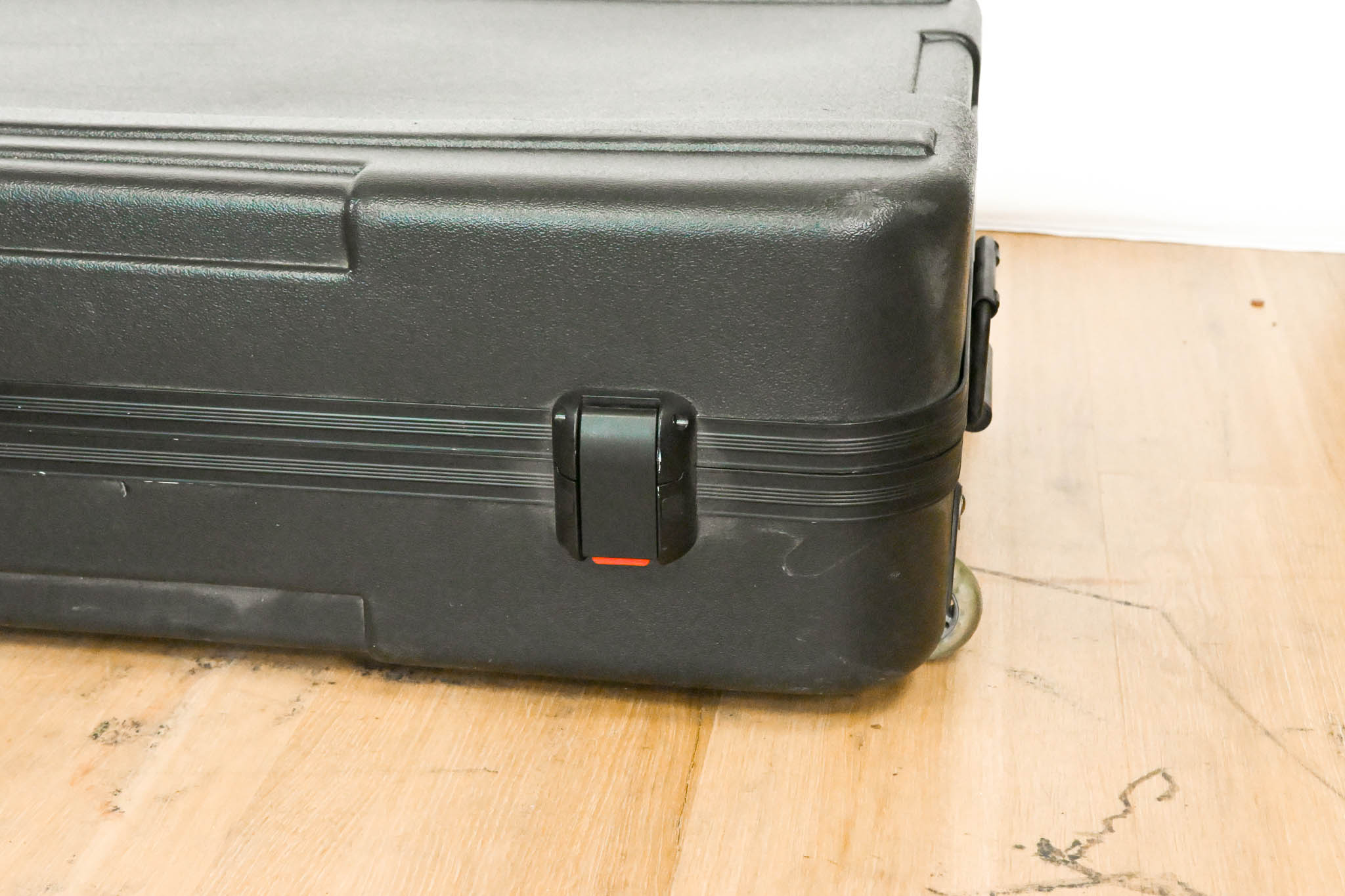 Gator Cases GTSA-KEY88 TSA ATA Molded 88-Note Keyboard Case w/ Wheels