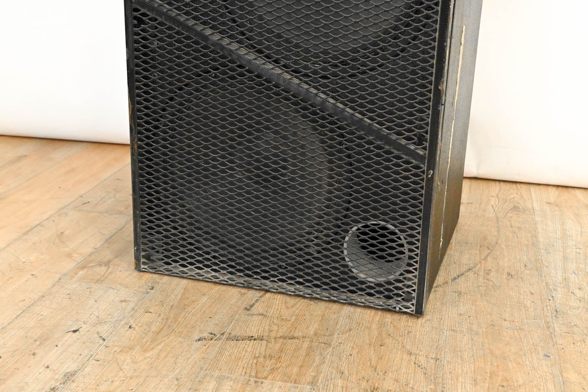 Meyer Sound UltraSeries USW-1 Dual 15" Passive Subwoofer