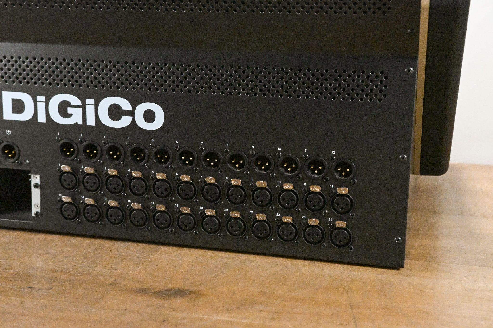 DiGiCo S21 48-Channel Digital Audio Mixing Console