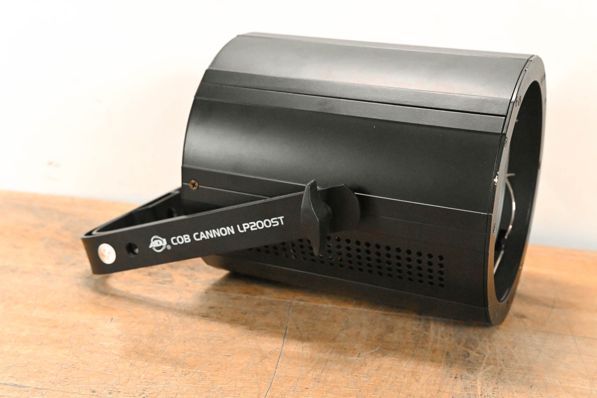 ADJ COB Cannon LP200ST 200W Chip On Board Color Mixing Wash Fixture