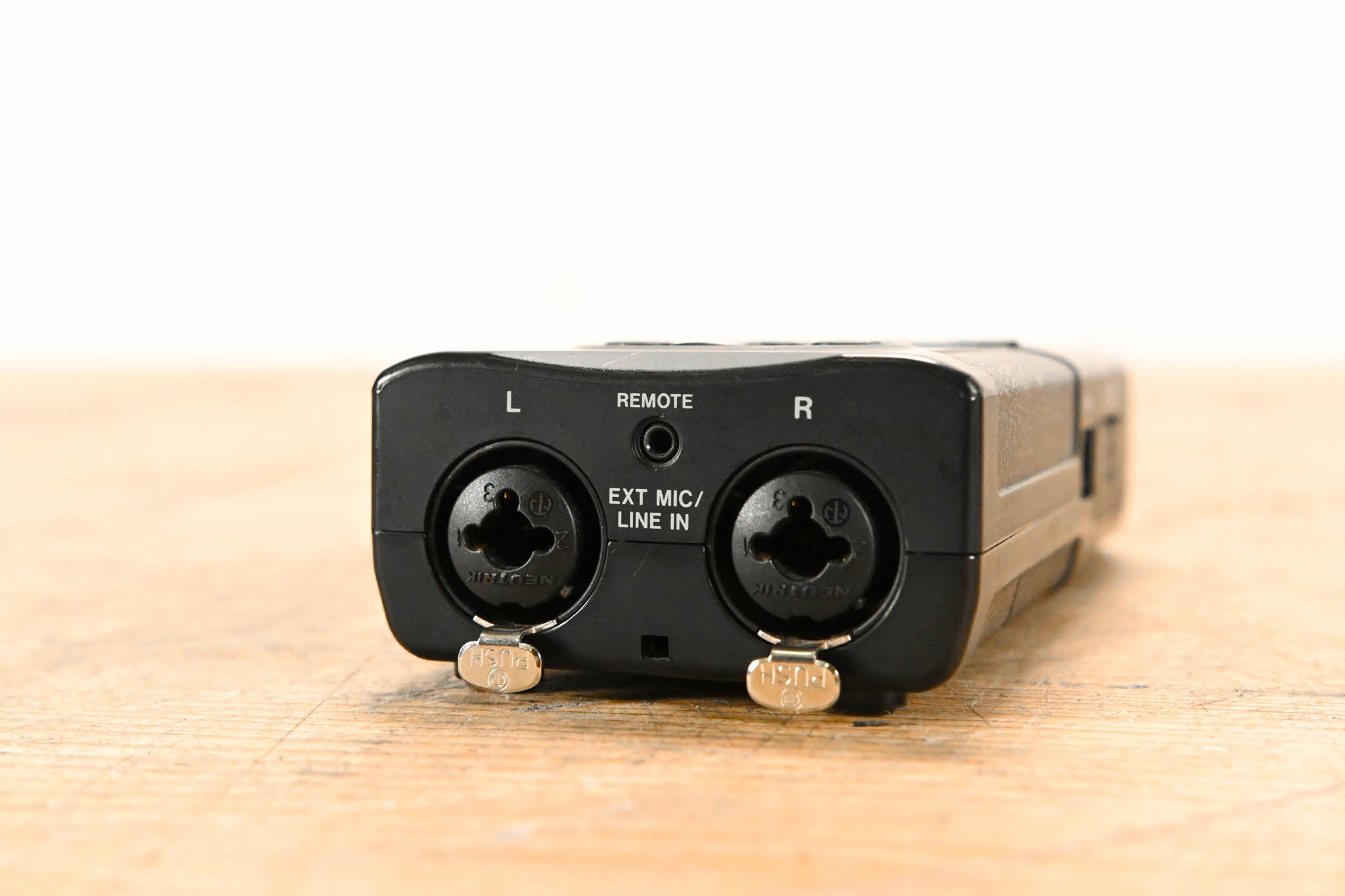 TASCAM DR-40 Handheld 4-Track Recorder