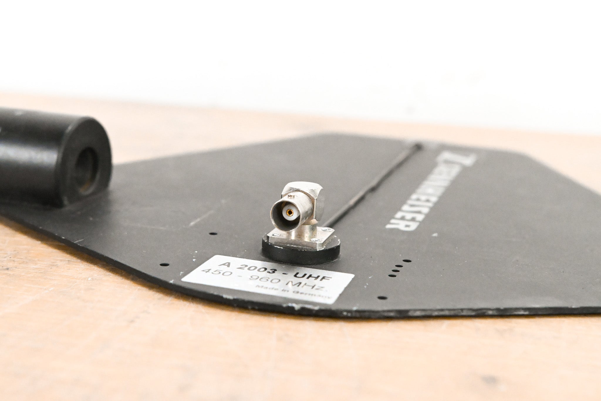 Sennheiser A-2003-UHF Passive Directional Antenna - 450-960 MHz