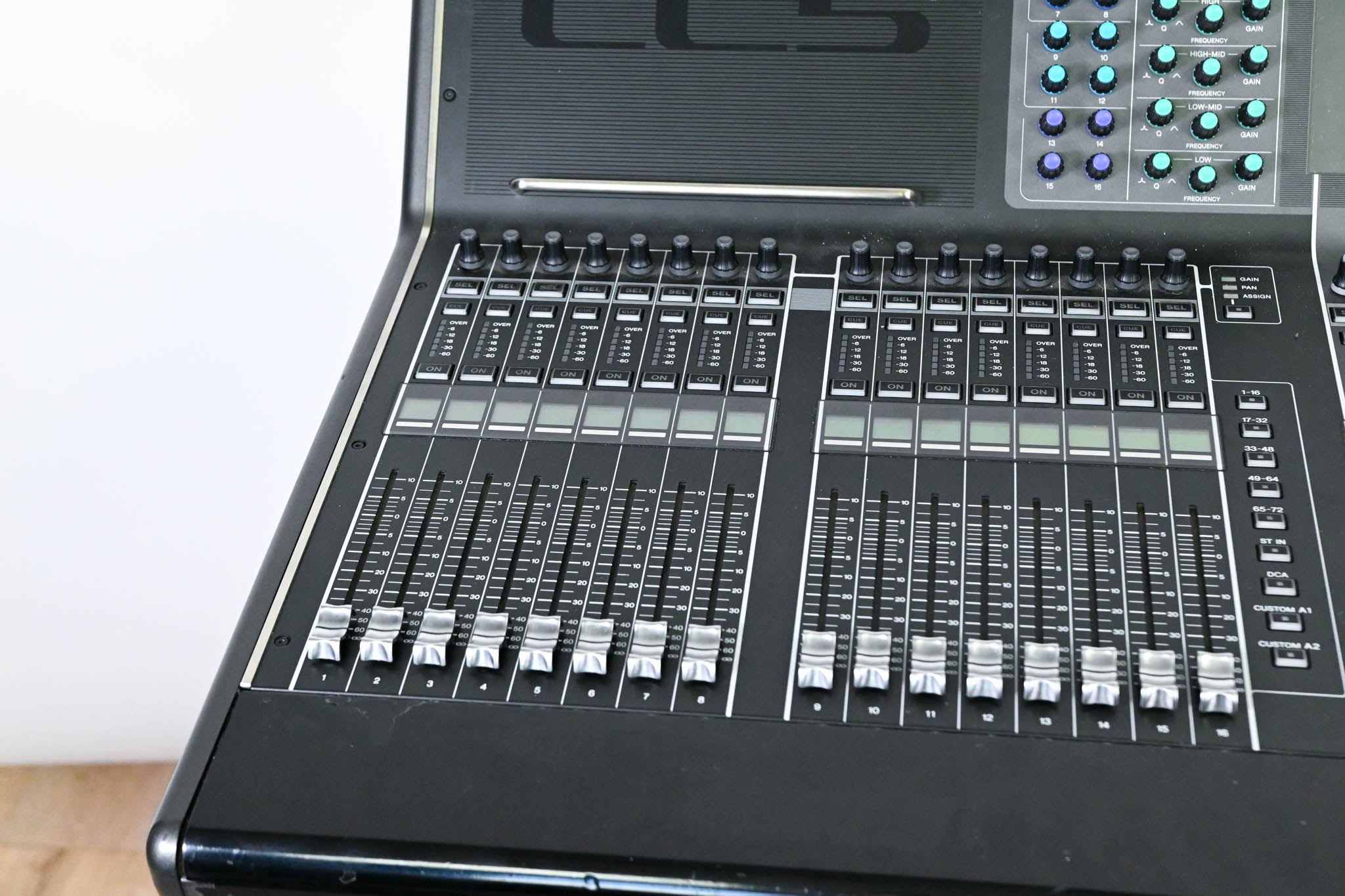 Yamaha CL5 72-Channel Digital Mixing Console