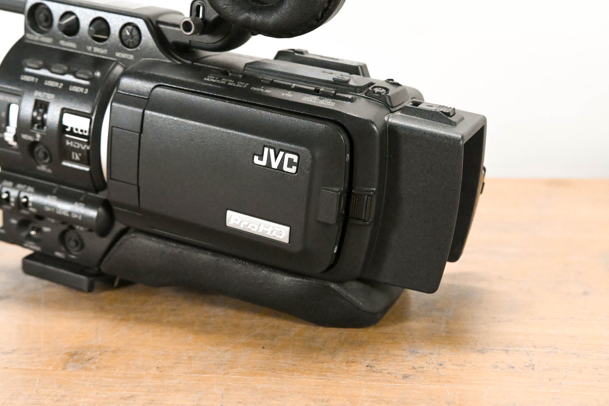JVC GY-HD110U 1/3" 3-CCD Professional HDV Camcorder