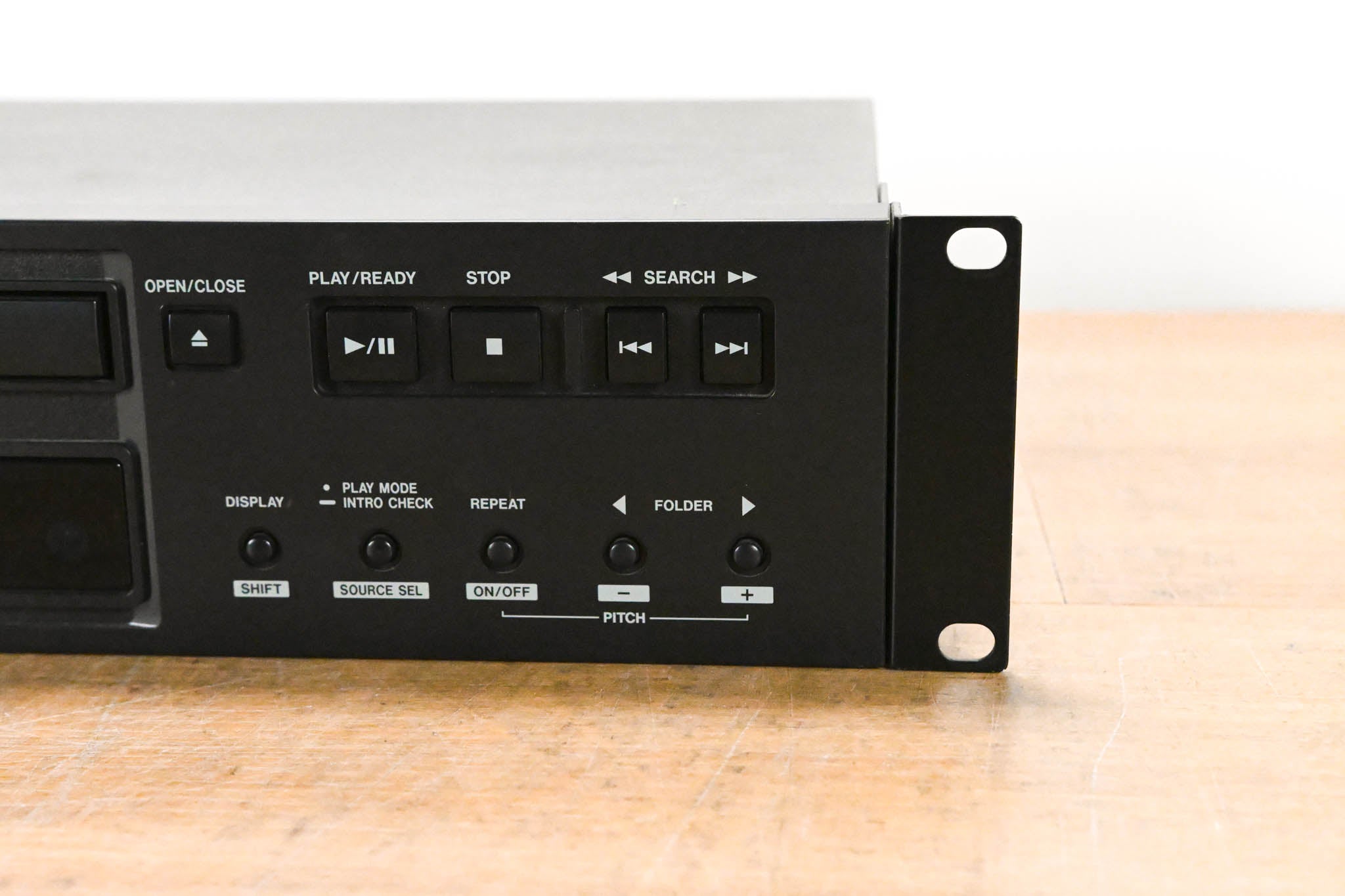 TASCAM CD-200i Rackmountable CD Player with iPod Dock