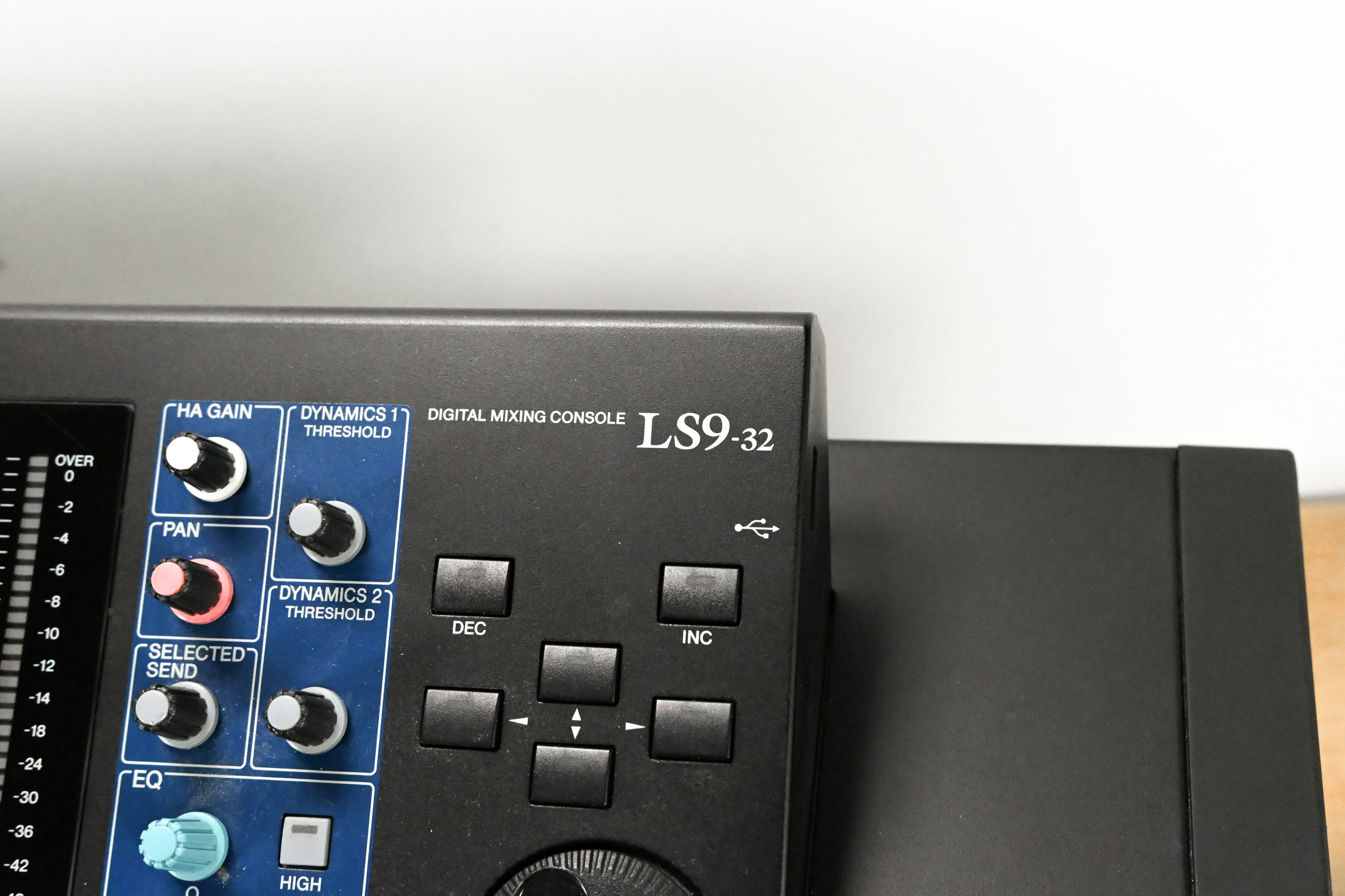 Yamaha LS9-32 32-Input Digital Mixing Console
