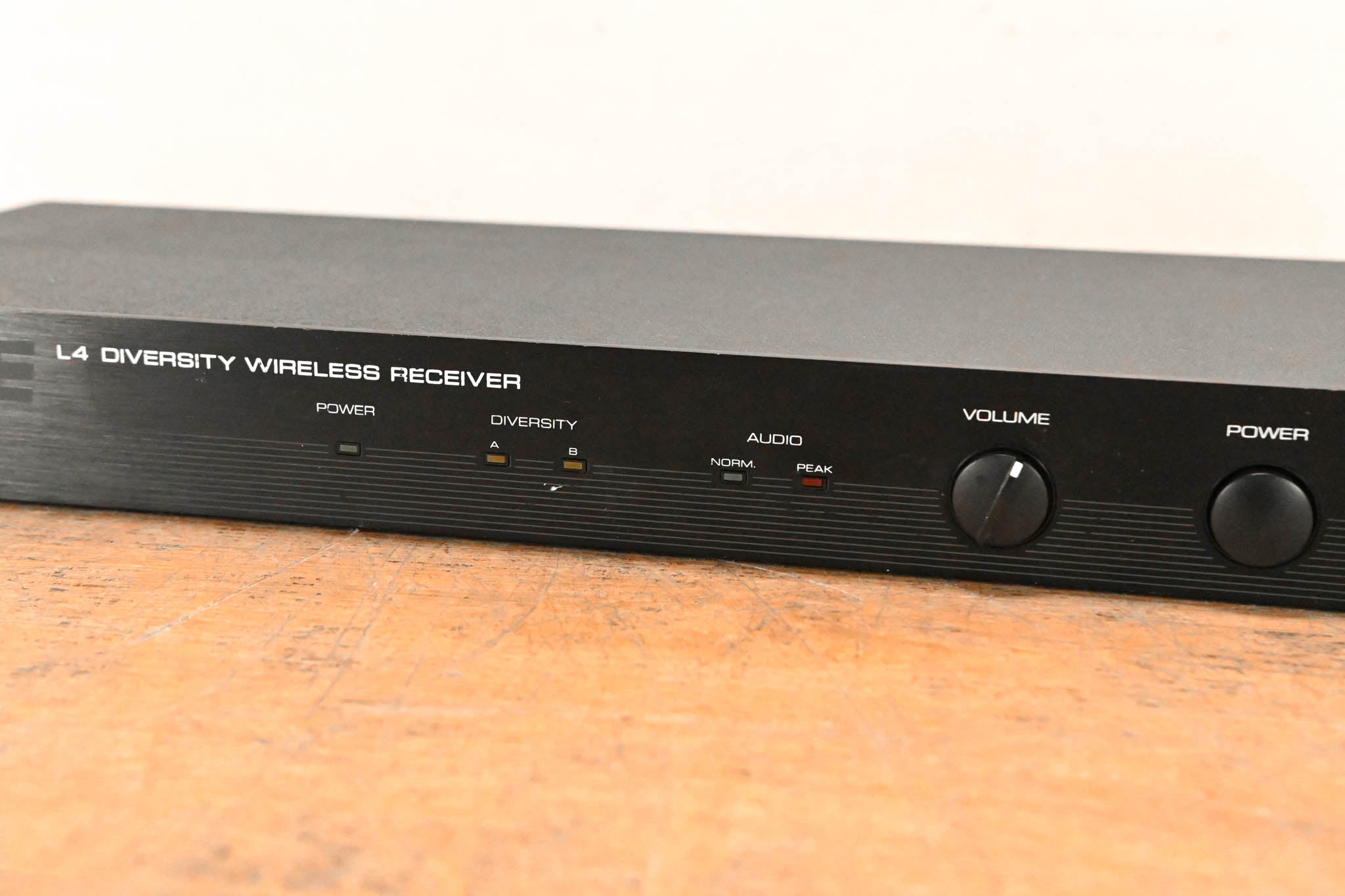 Shure L4 Diversity Wireless Receiver - 177.000 MHz (NO POWER SUPPLY)