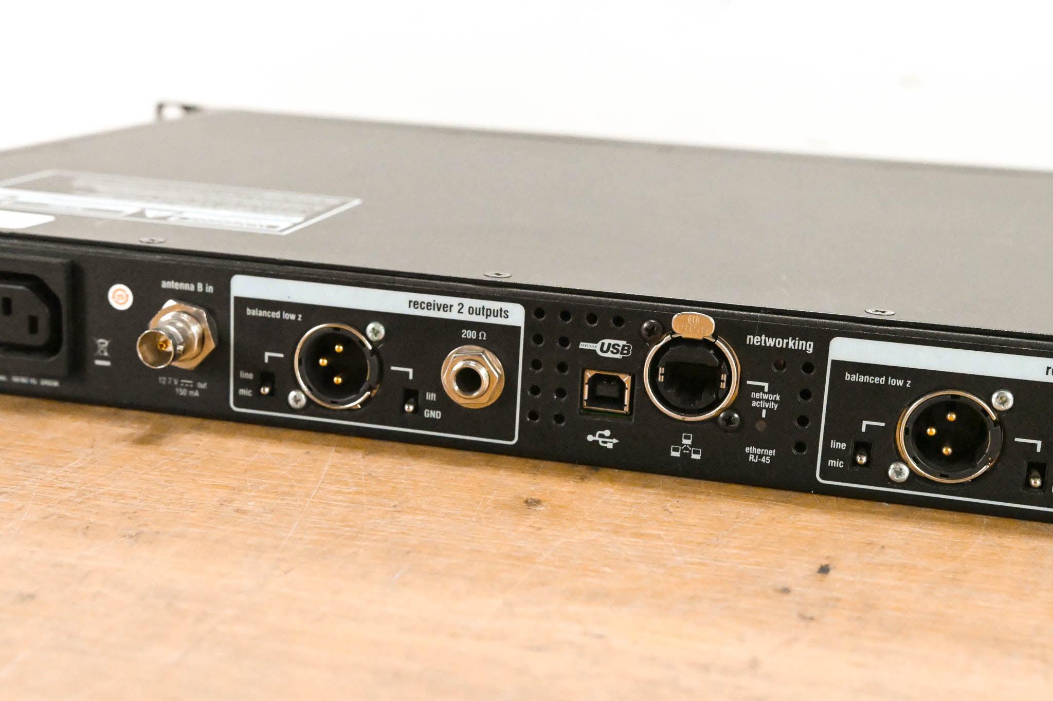 Shure UR4D Dual-Channel UHF Wireless Receiver - H4 Band: 518-578 MHz