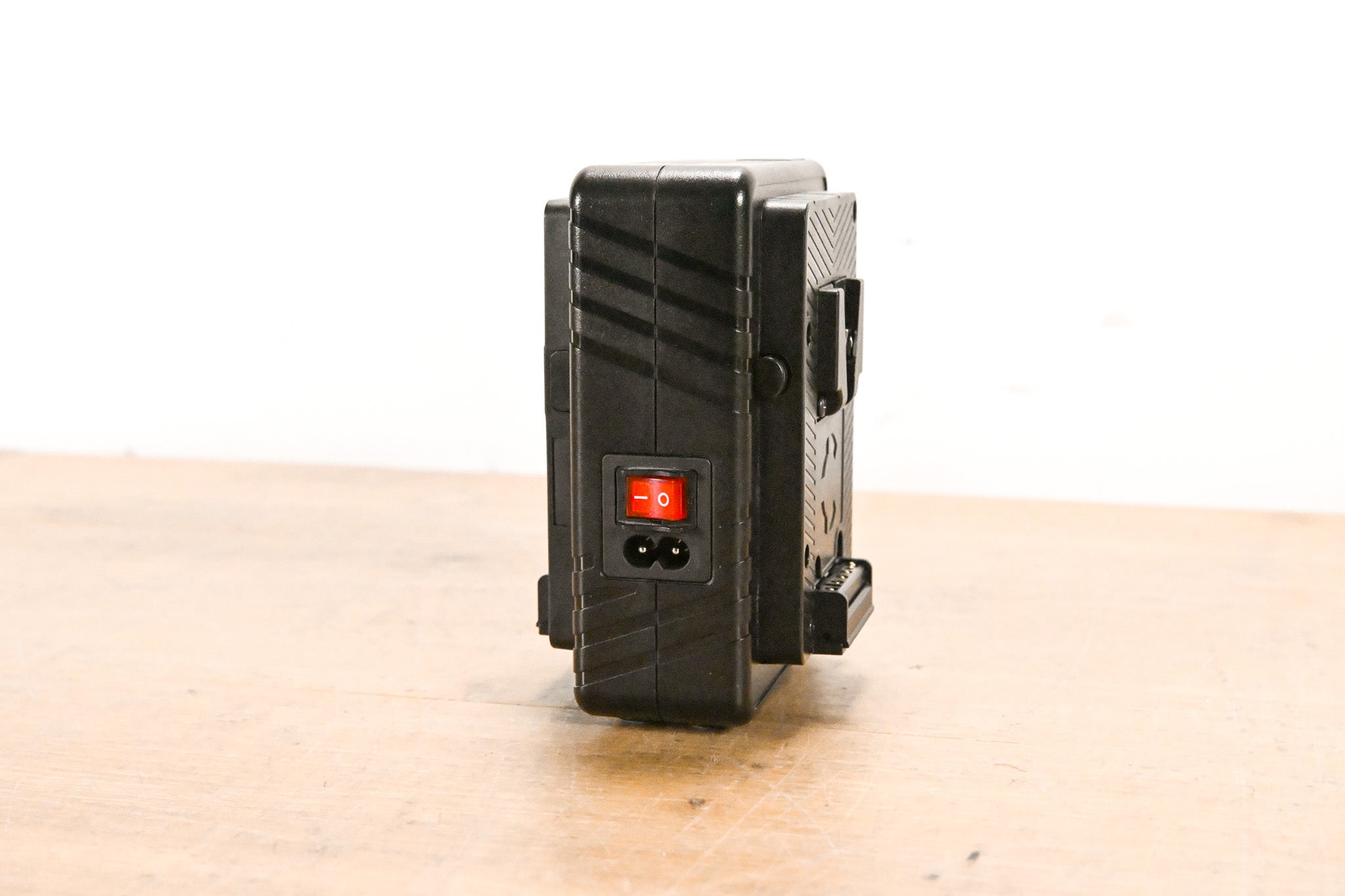 RED Digital Cinema Compact Dual V-Lock Charger