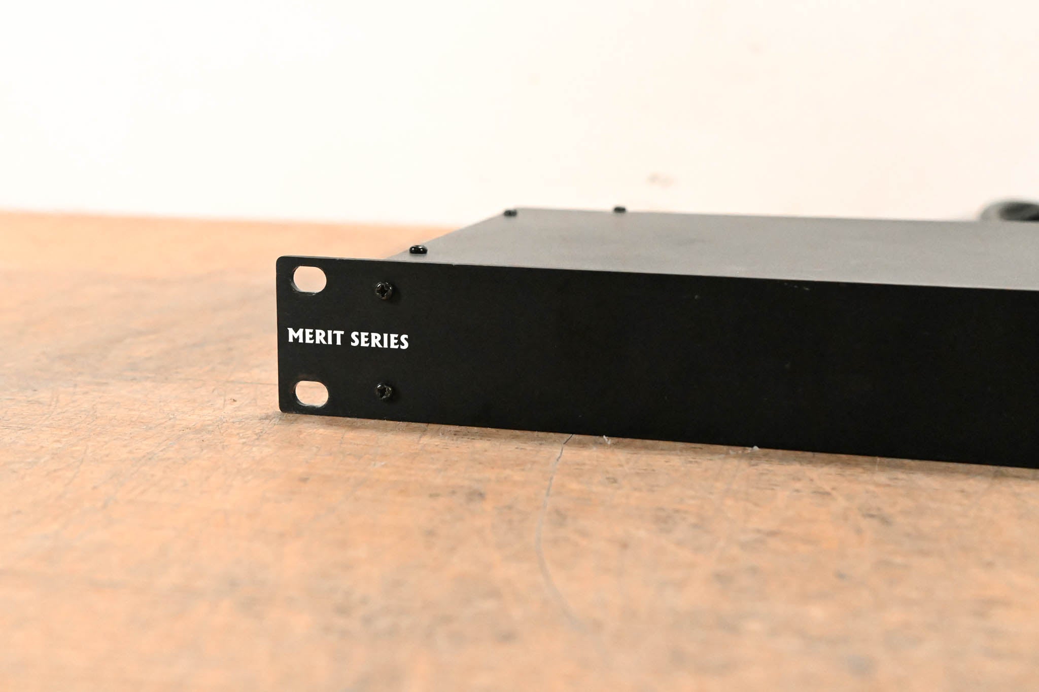 Furman M-8 8-Outlet Power Conditioner