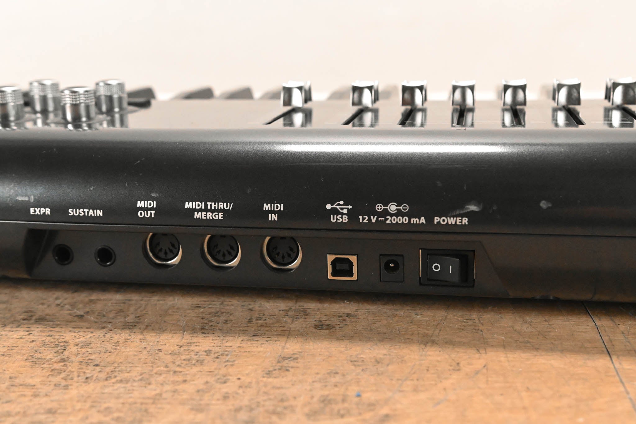 Behringer Motor 61 61-Key USB/MIDI Controller Keyboard (NO POWER SUPPLY)