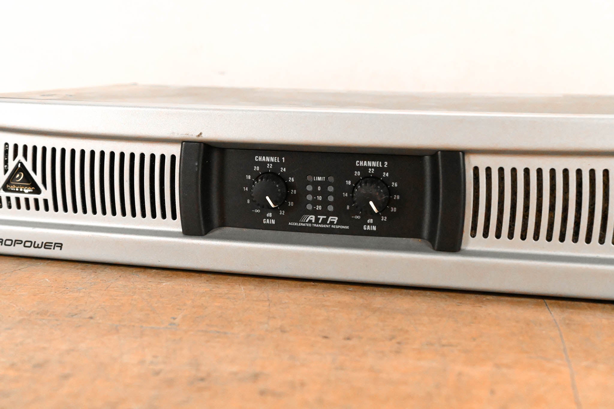 Behringer Europower EPQ1200 Stereo Power Amplifier