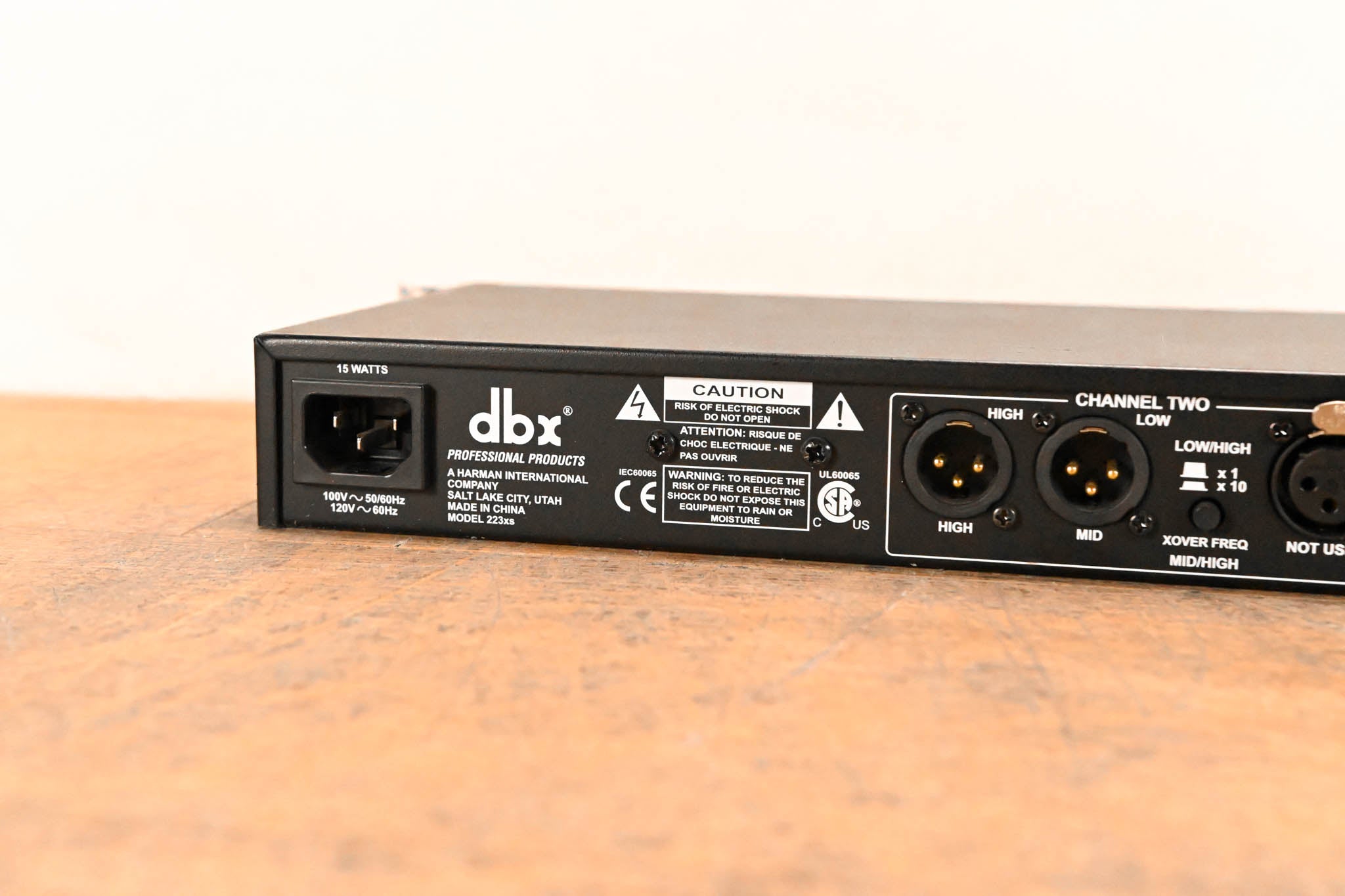 dbx 223xs Stereo 2-Way / Mono 3-Way Crossover