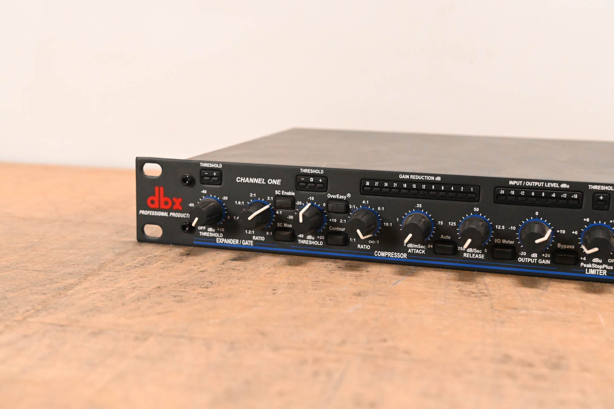 dbx 1066 2-Channel Compressor/Limiter/Gate