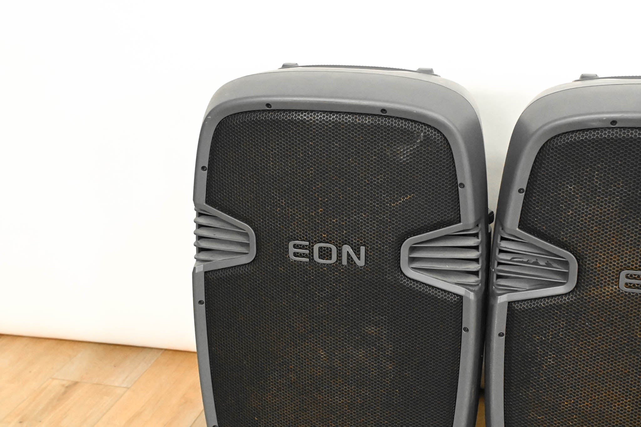 JBL EON 305 Portable 15" Two-Way Bass-Reflex Loudspeaker (PAIR)