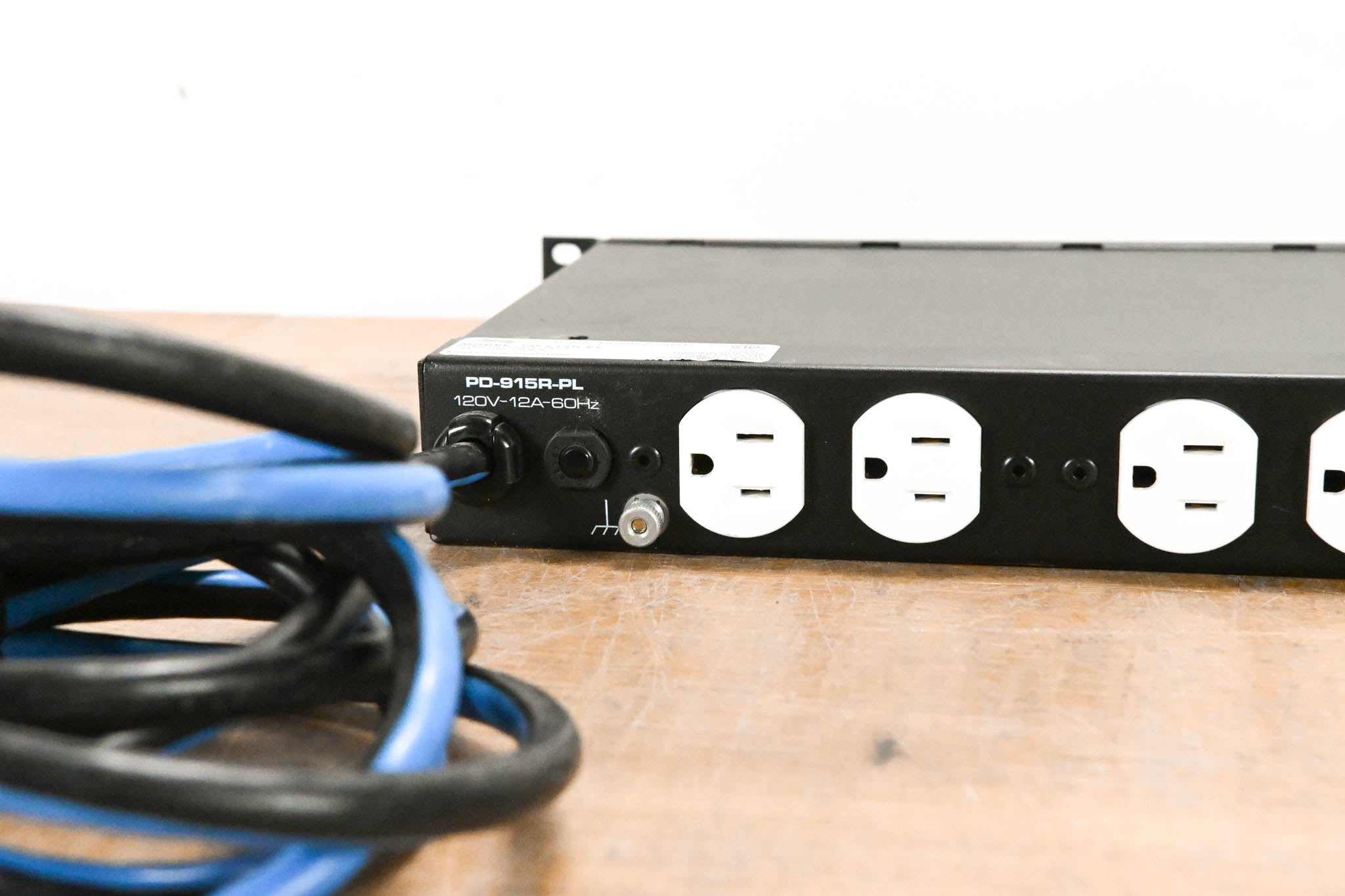 Middle Atlantic PD-915R-PL 9-Outlet Rackmount Power Distribution Unit