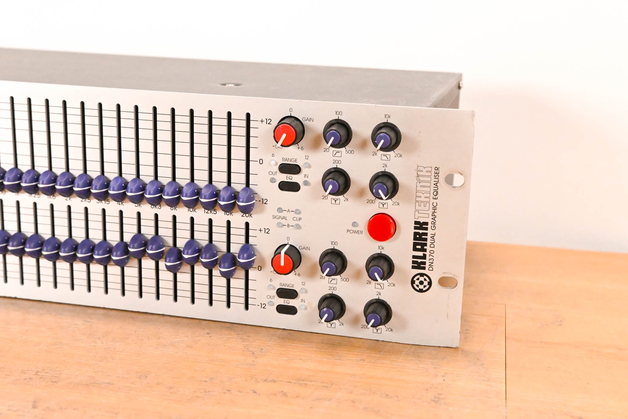 Klark Teknik DN370 Dual-Channel 30-Band 1/3 Octave Graphic Equalizer