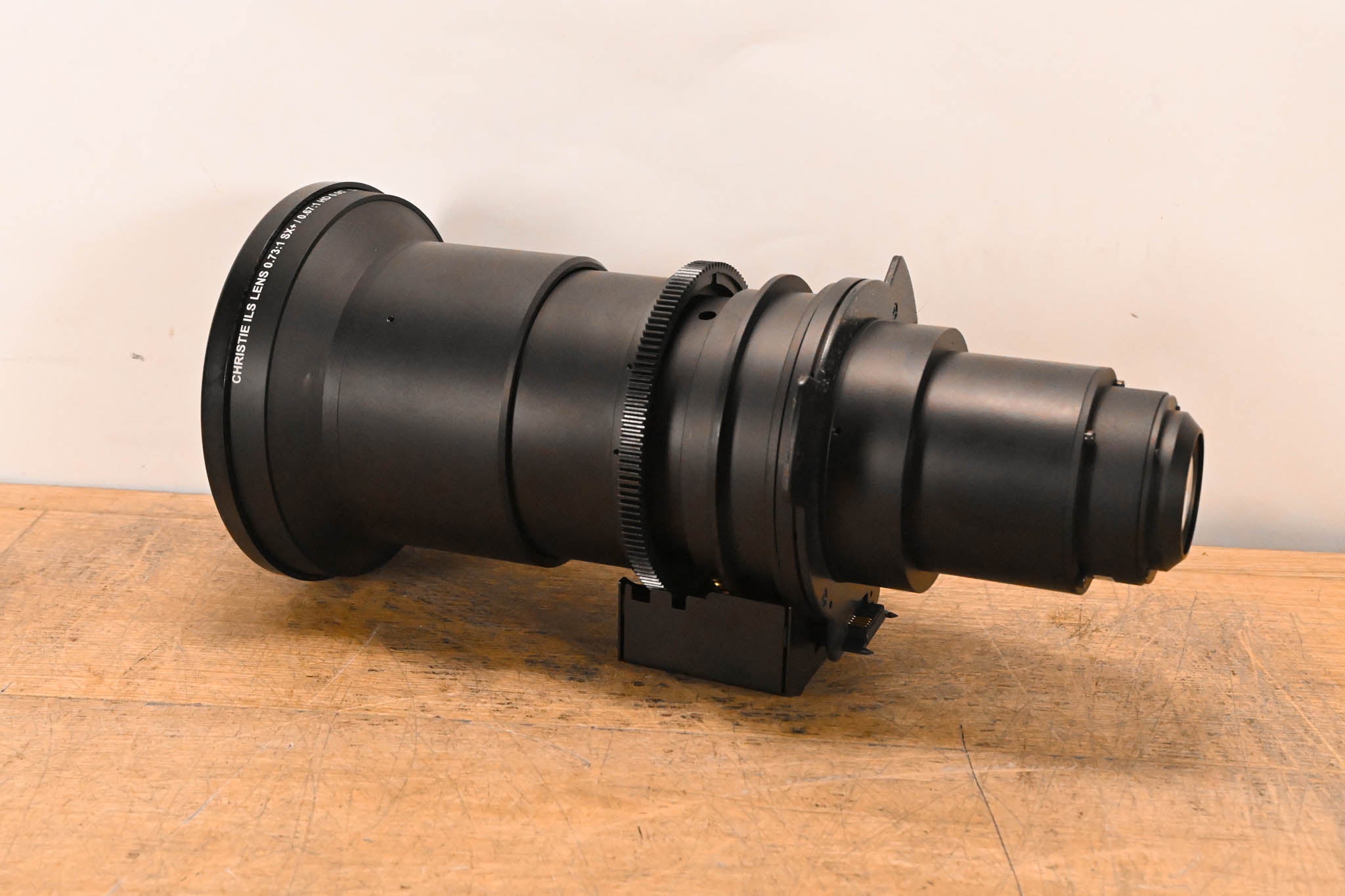 Christie ILS Lens 0.73:1 SX+ / 0.67:1 HD 0.95" 3-Chip Lens