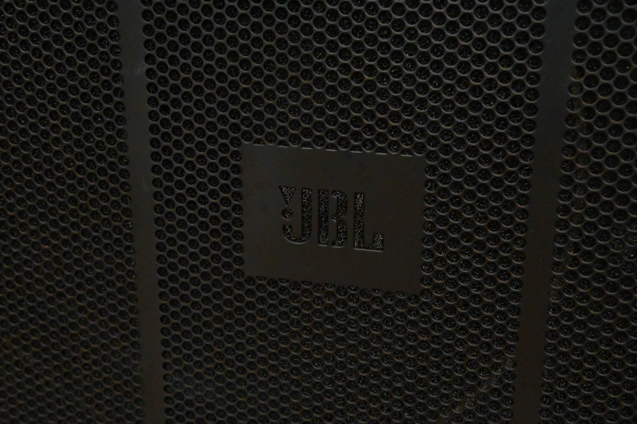 JBL VT4881A Compact Arrayable 18" Subwoofer
