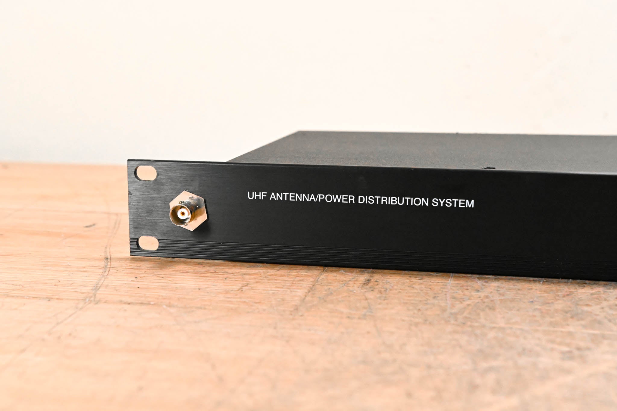 Shure UA844SWB Antenna Distribution System - 470-952 MHz