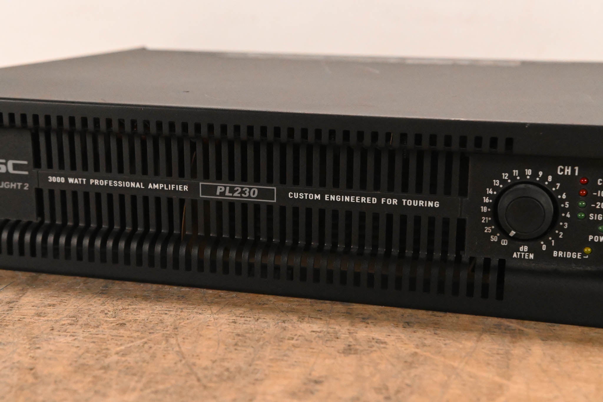 QSC PL230 PowerLight 2 Series 2-Channel 1500W Power Amplifier