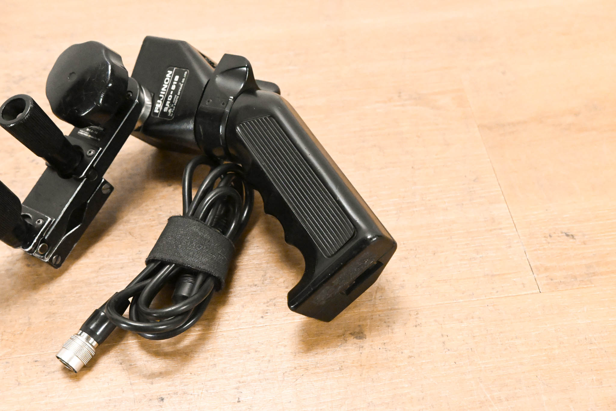 Fujinon SRD-51B Zoom Controller with MCA-1A Mounting Clamp