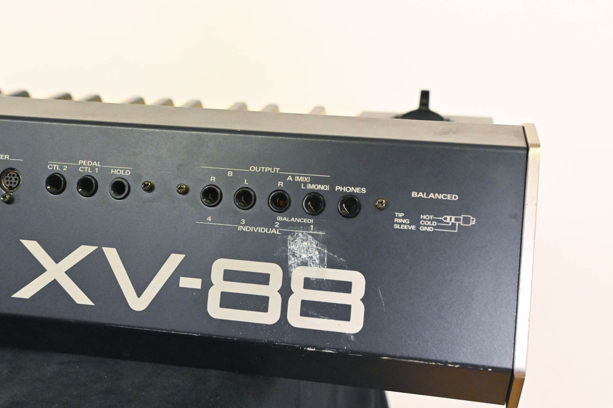 Roland XV-88 128-Voice Expandable Synthesizer